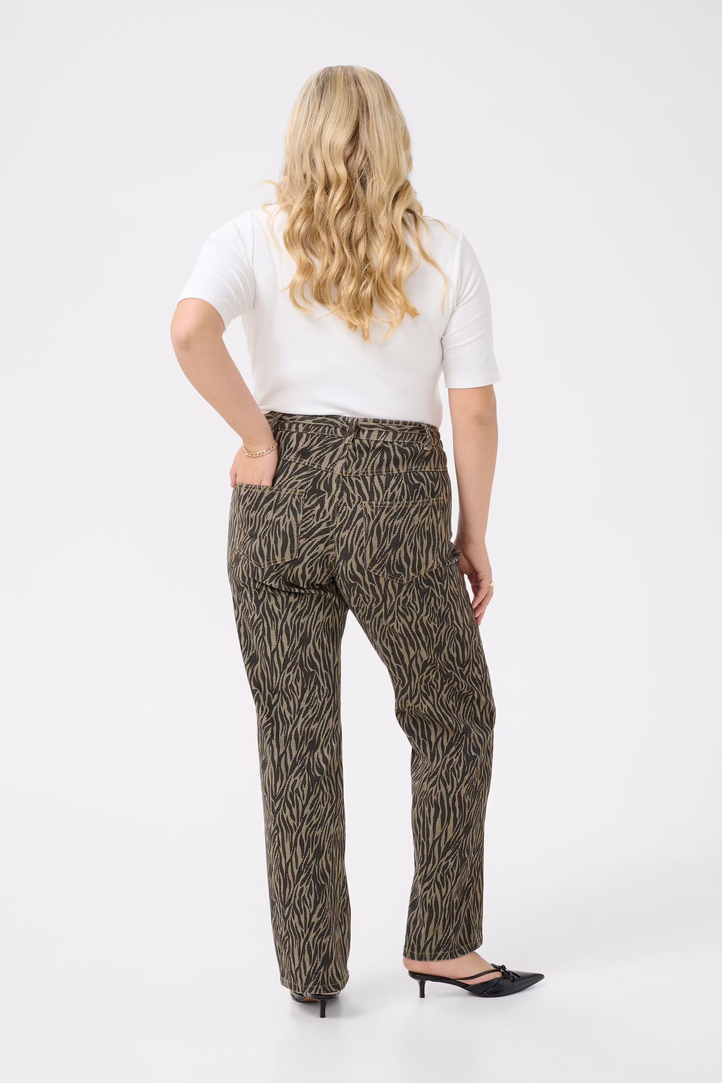 KCleonoma Jeans LOOKBOOK BACK 10583410-107719