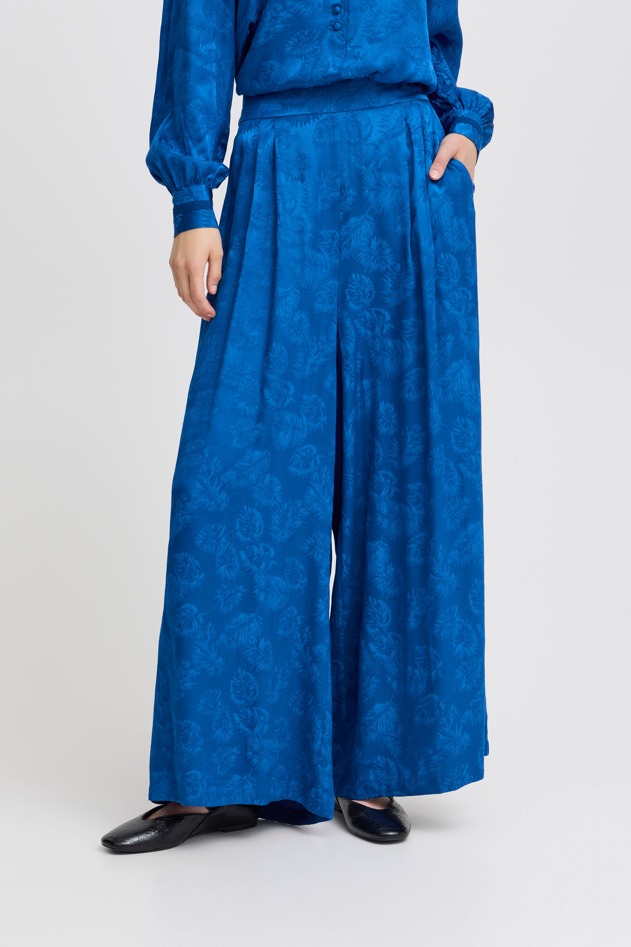 IRJOLIE Trousers LOOKBOOK FRONT 20121763-203605