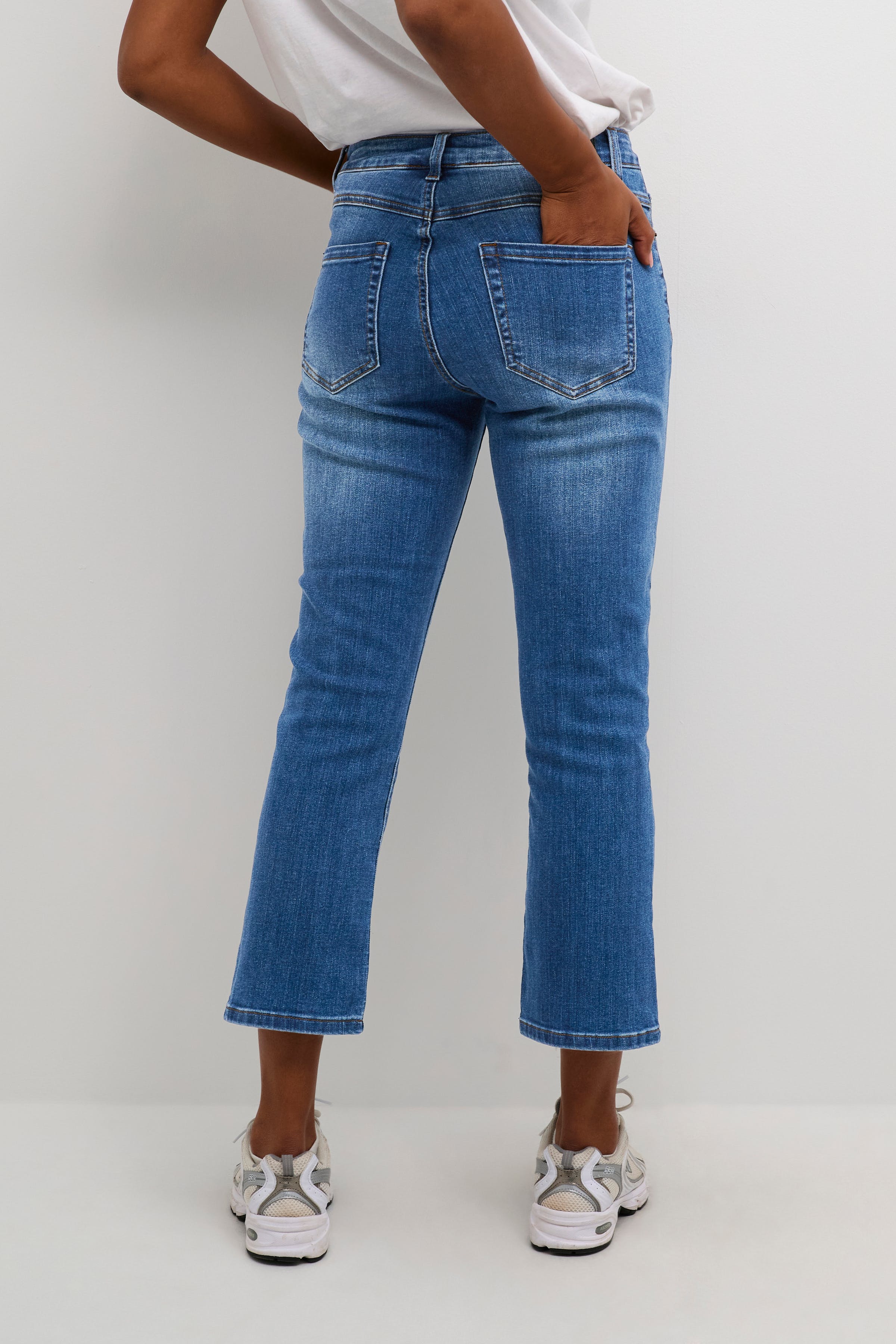 KAsinem Cropped Jeans LOOKBOOK BACK 10506133-102272