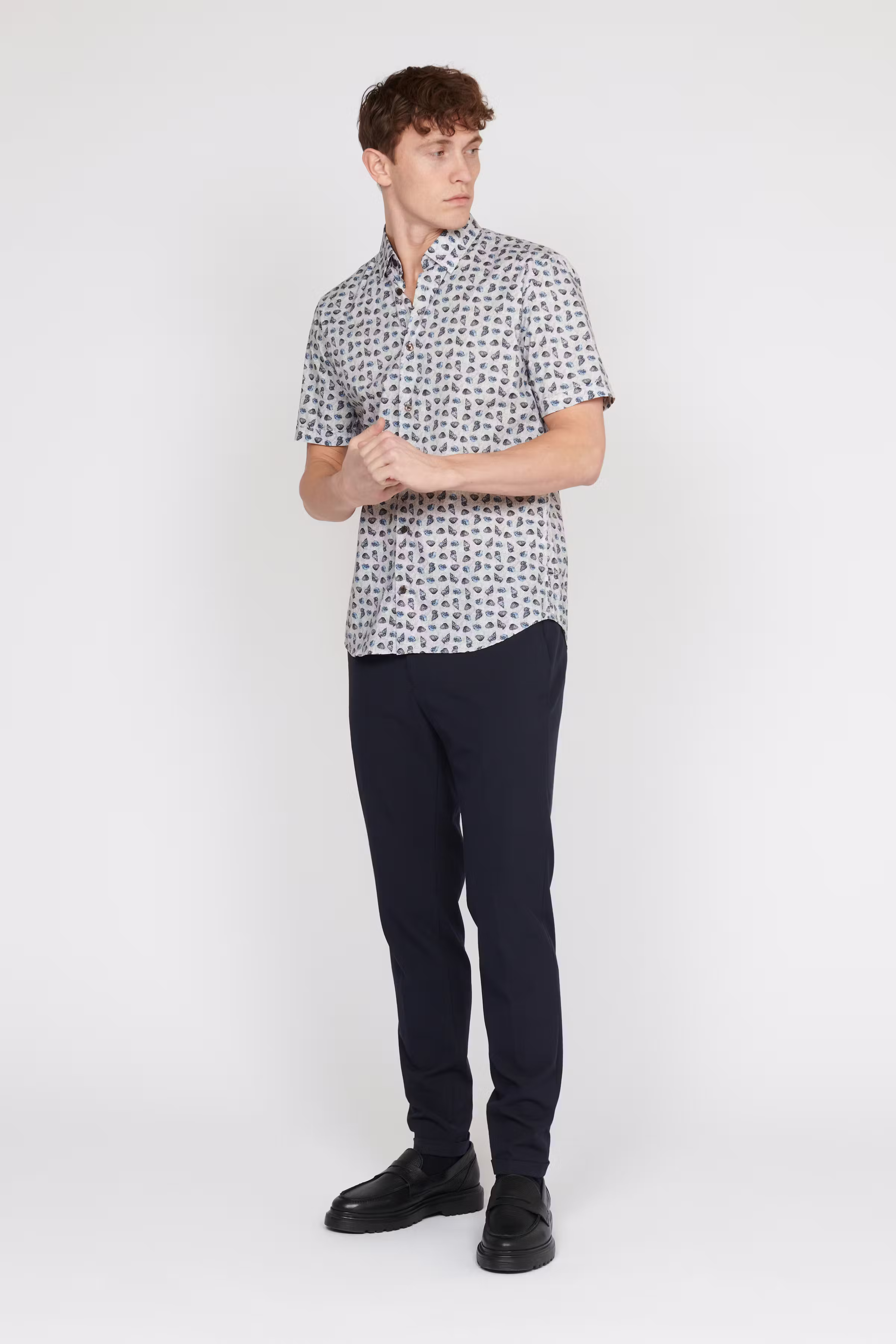 MAtrostol Shirt LOOKBOOK FRONT 30207360-194011
