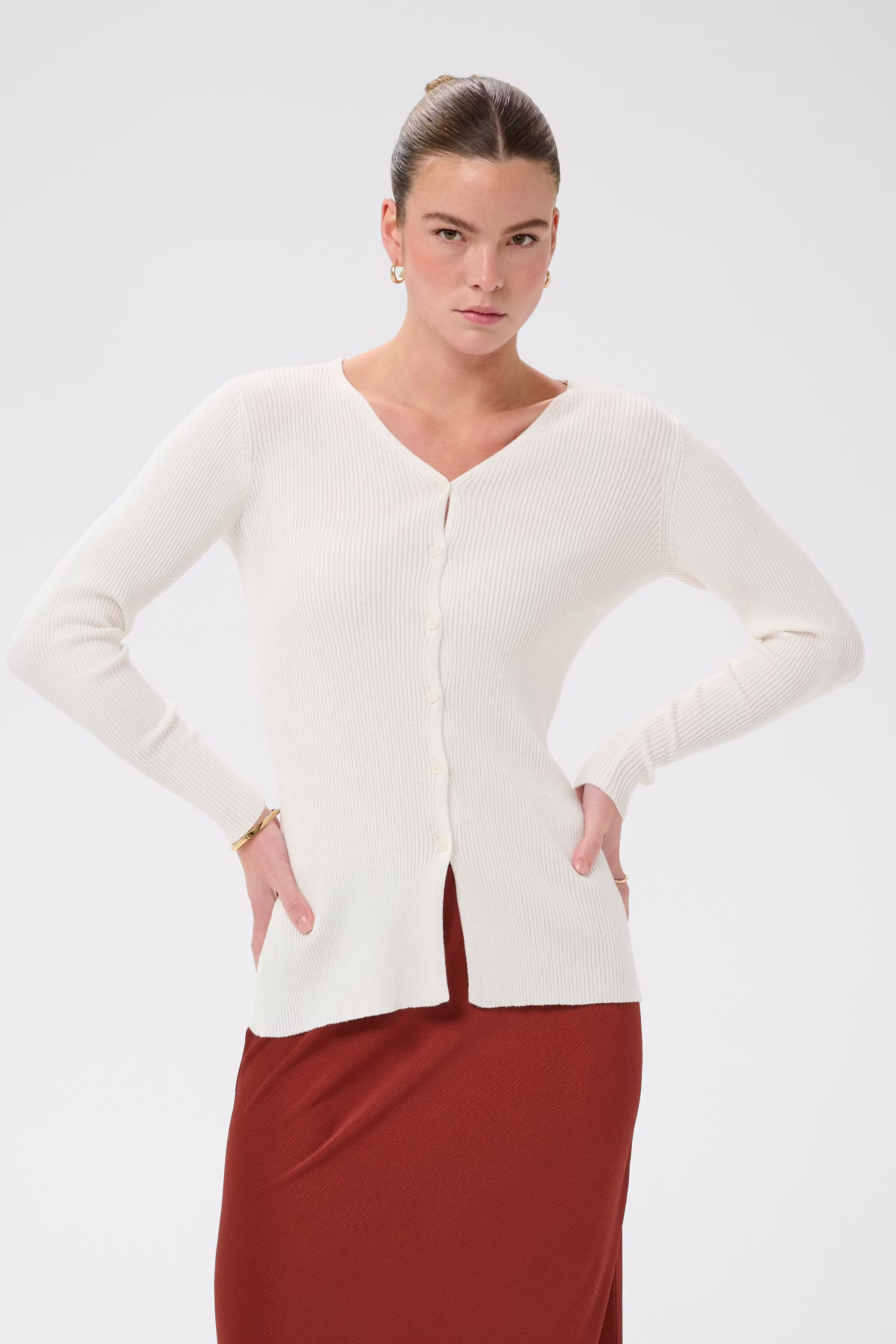 KAindira Cardigan LOOKBOOK FRONT 10510184-110602