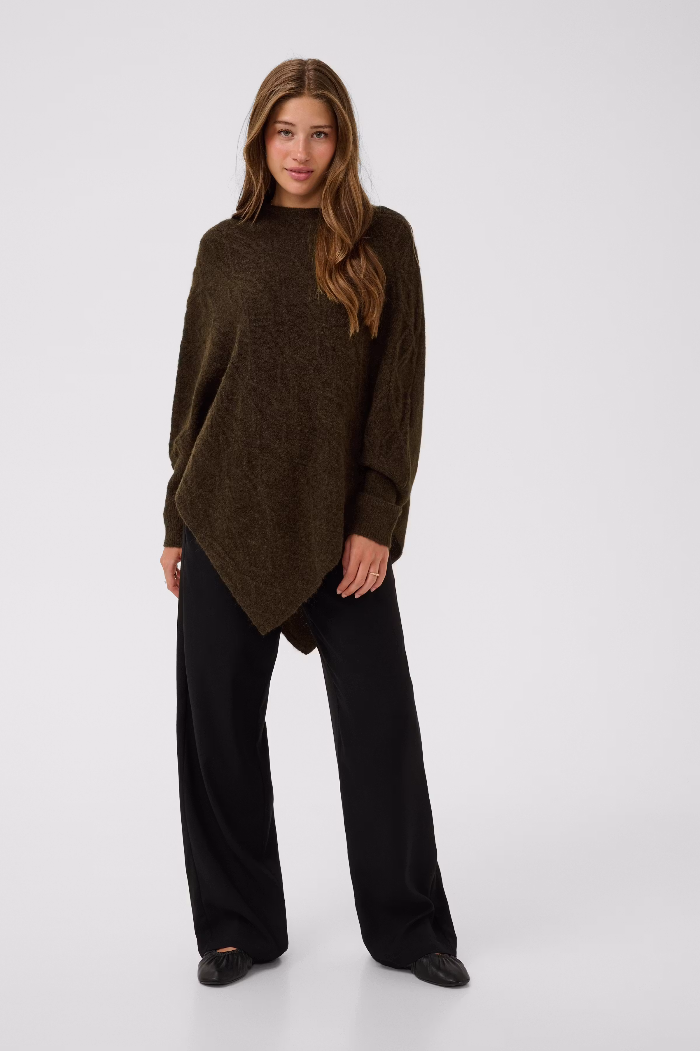 CRElsie Poncho LOOKBOOK FRONT 10615537-1910161