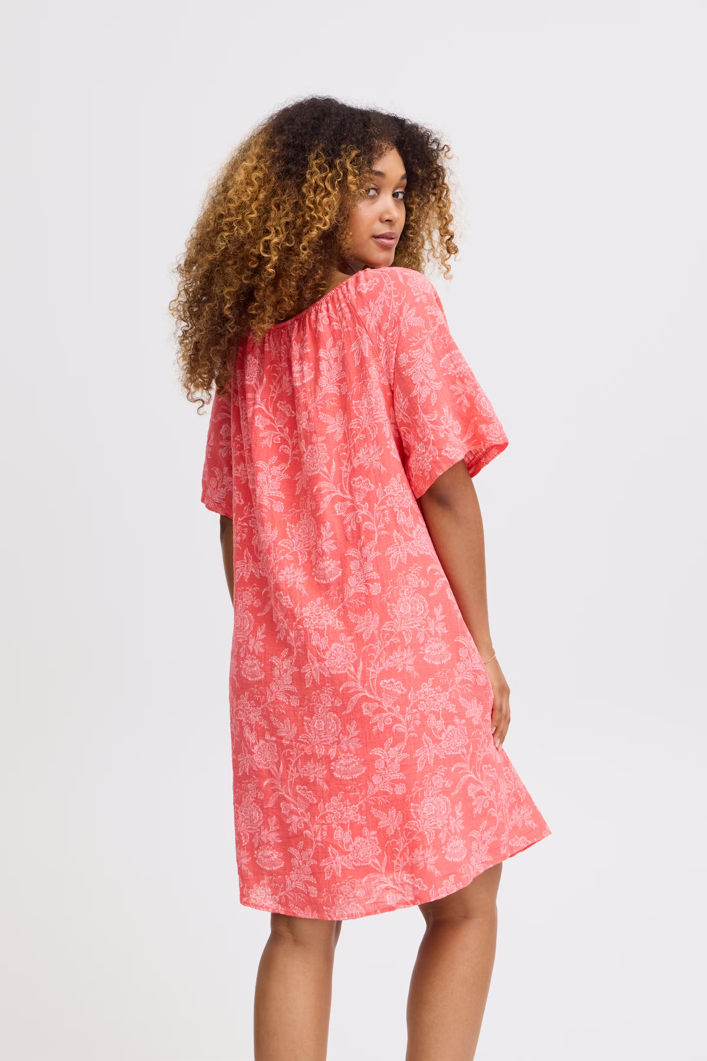 Kjole LOOKBOOK BACK 22100603-171643