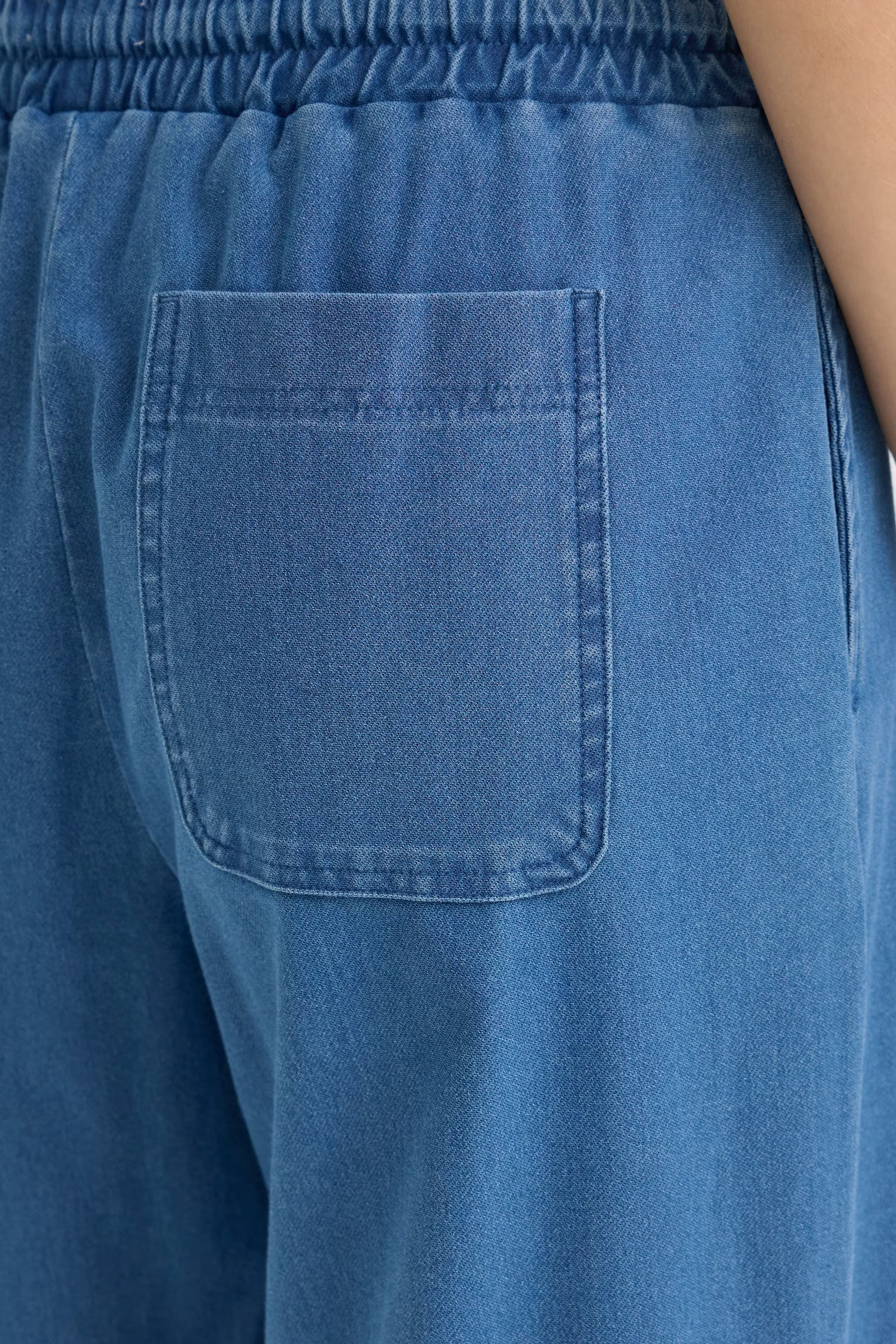 IHKATE Bukser LOOKBOOK DETAIL 20125208-204438