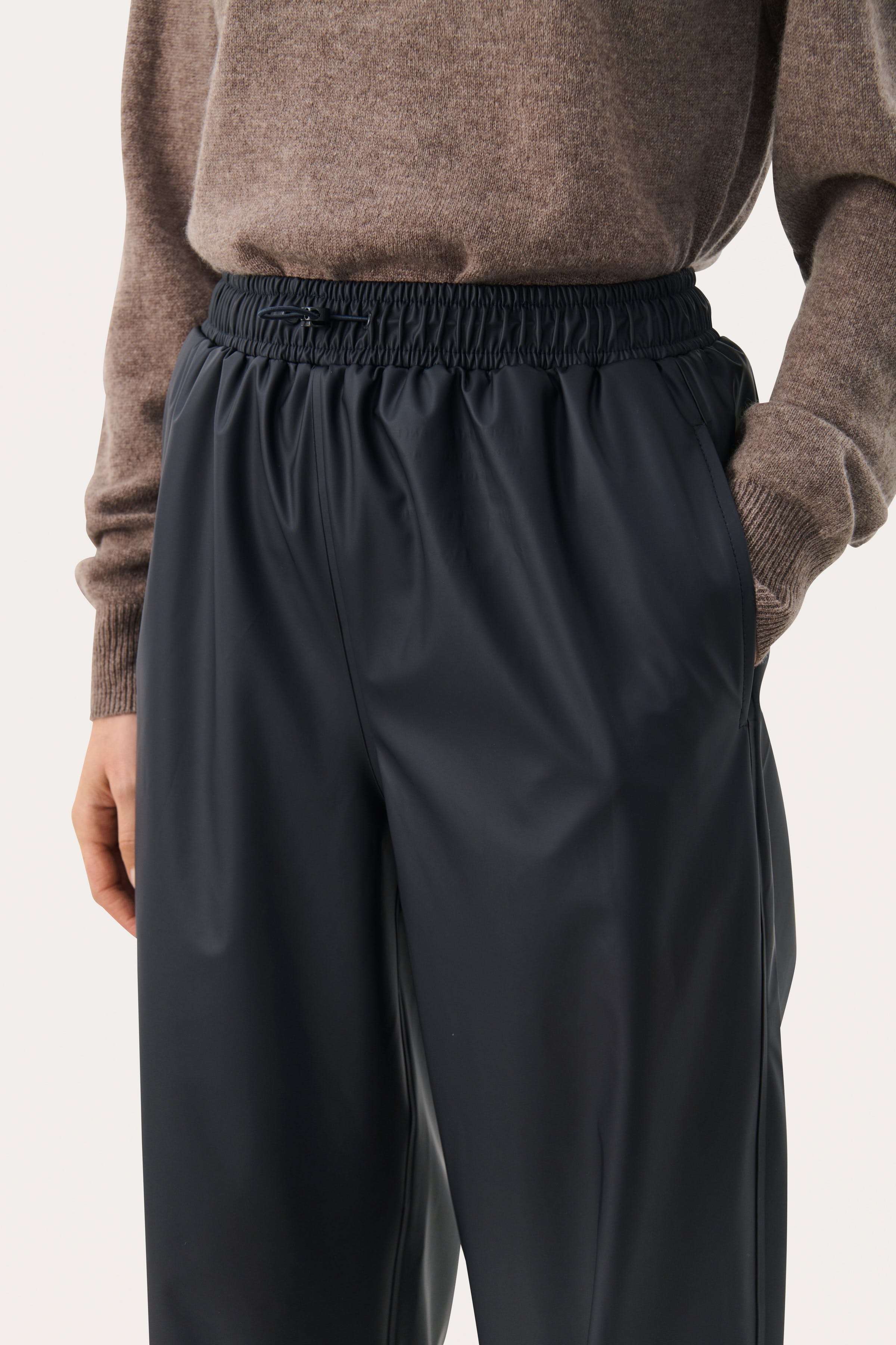 NicolettaPW Rain Pants LOOKBOOK DETAIL 30309200-194013