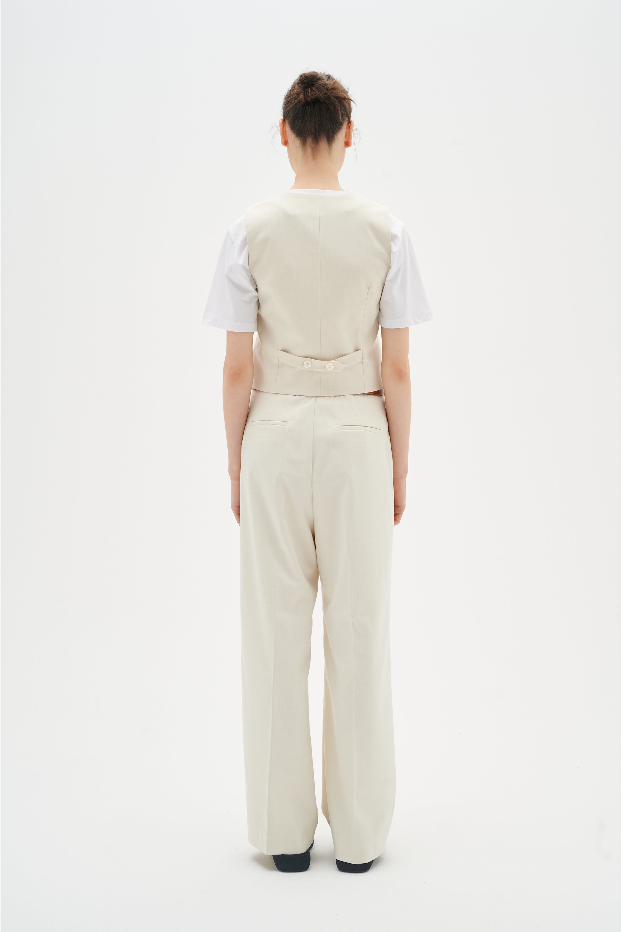 KyrahIW Vest LOOKBOOK BACK 30108182-1200001