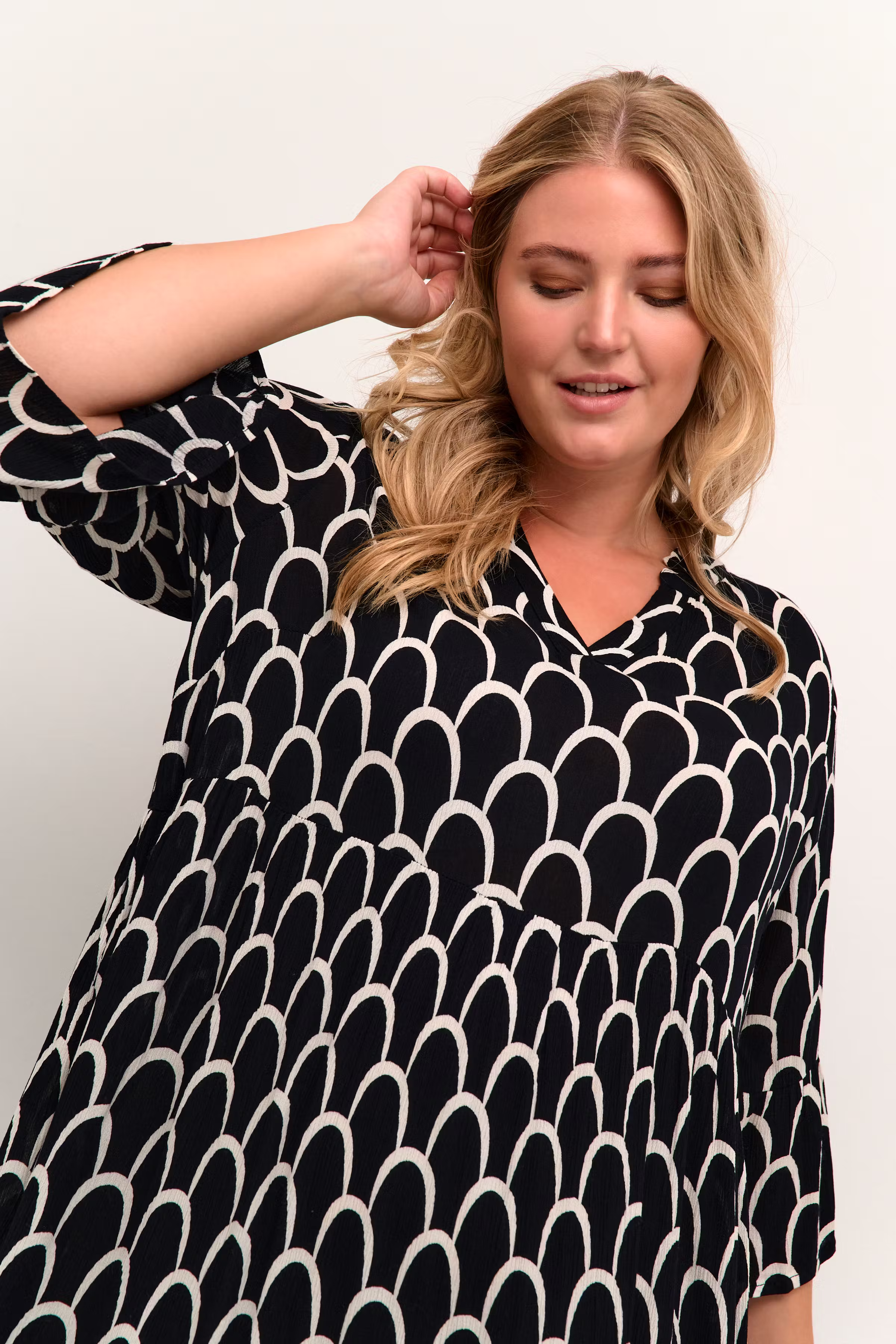 KCkerry Dress LOOKBOOK DETAIL 10581828-104857