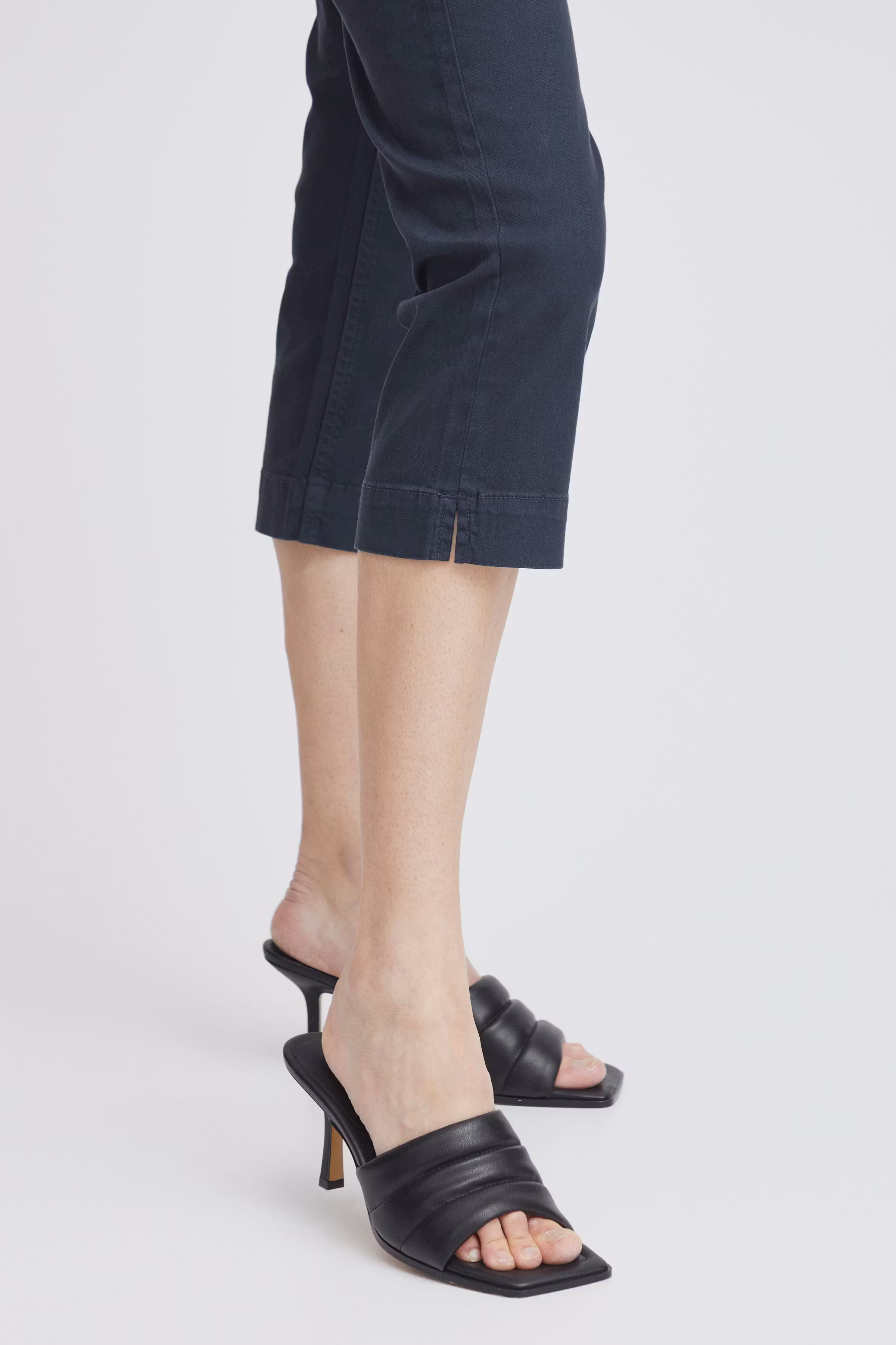 FRFOTWILL Capri bukser LOOKBOOK DETAIL 20610424-193923