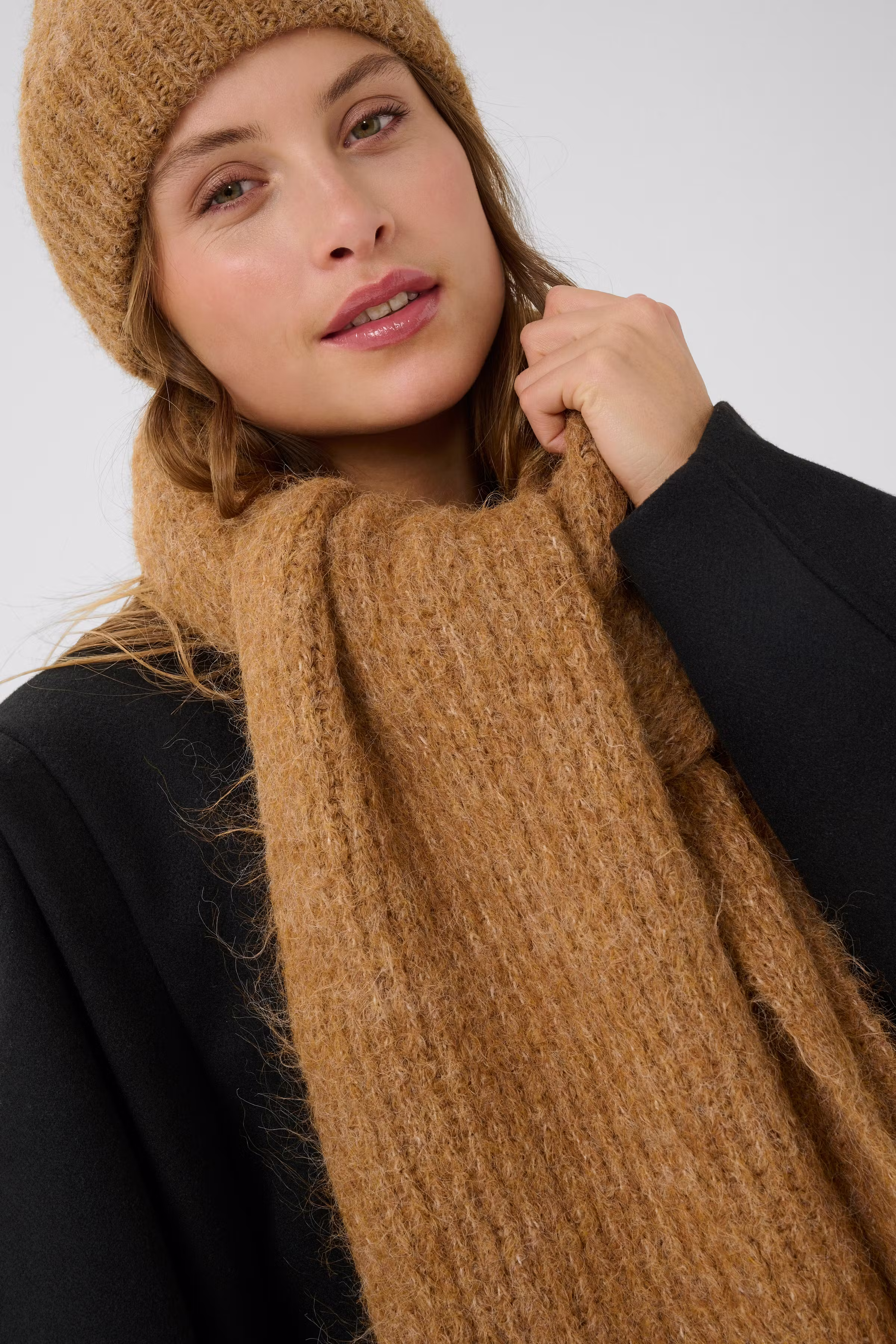 KAhenry Skjerf LOOKBOOK DETAIL 10510406-1810291