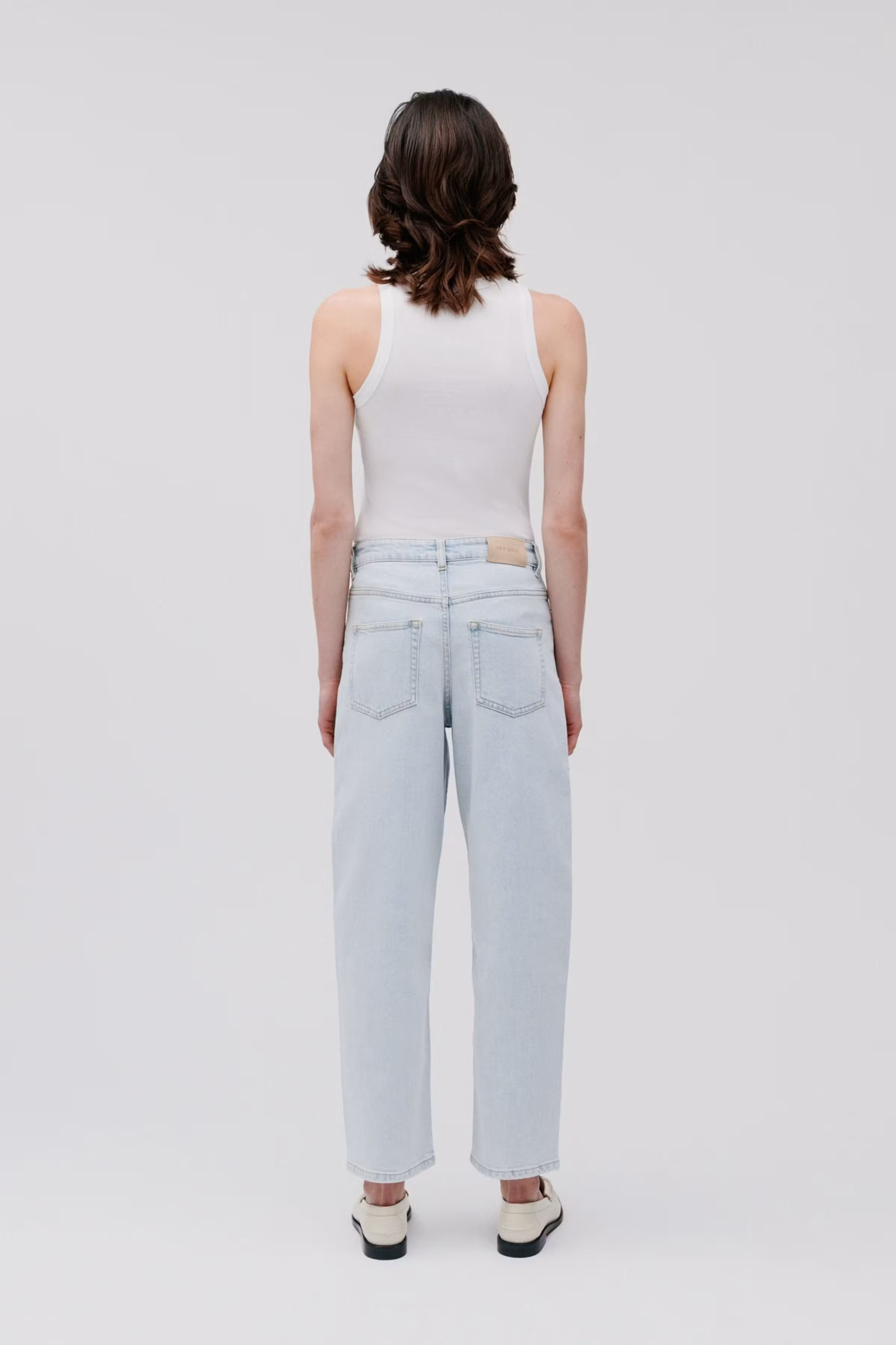 IOPETRA JEANS LOOKBOOK BACK 30600612-BL806