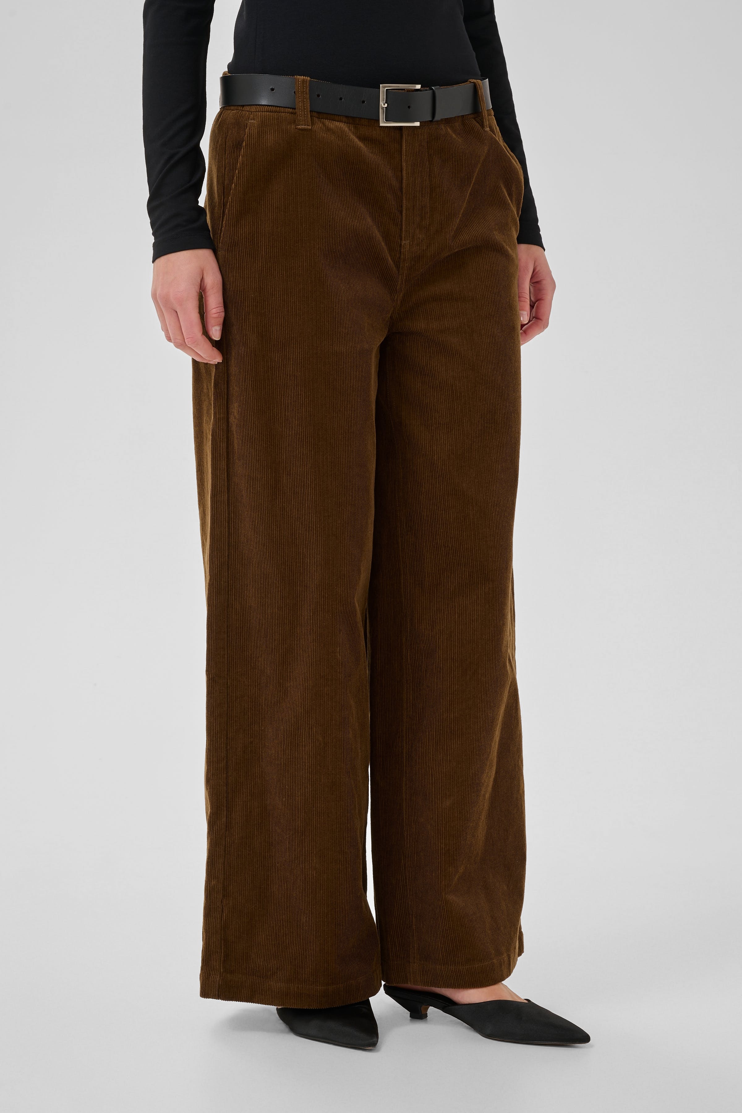 MWNora Byxor LOOKBOOK FRONT 10705730-181027