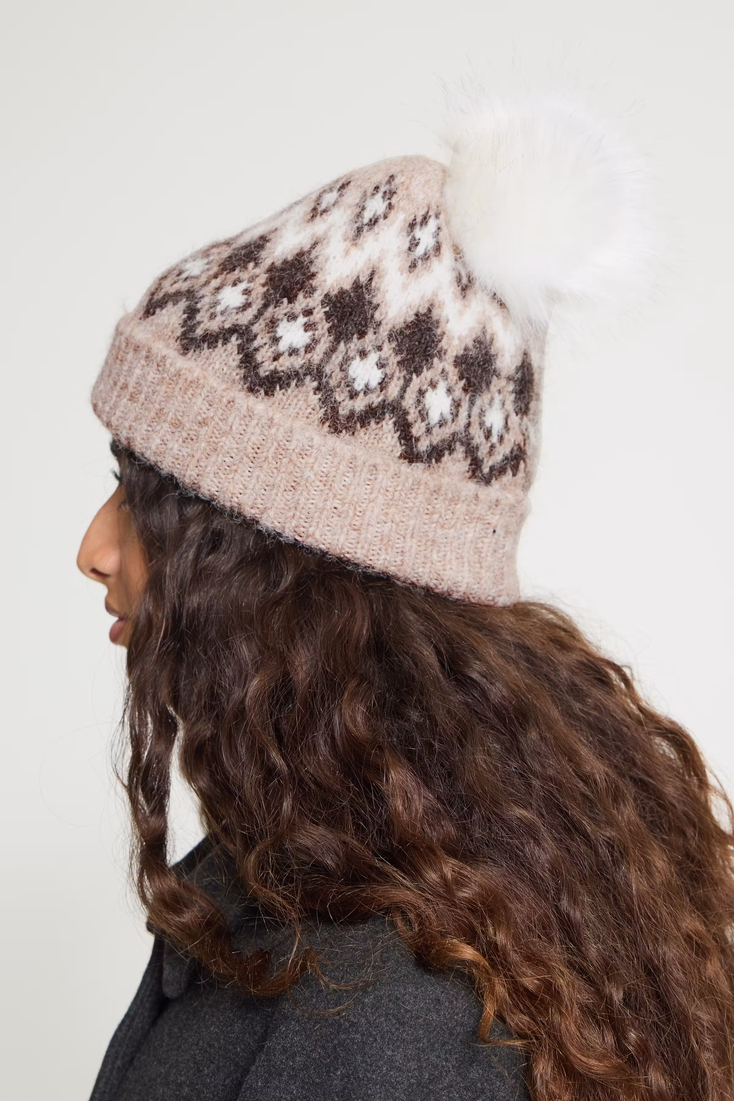 IALIV Hut LOOKBOOK FRONT 20126538-181029