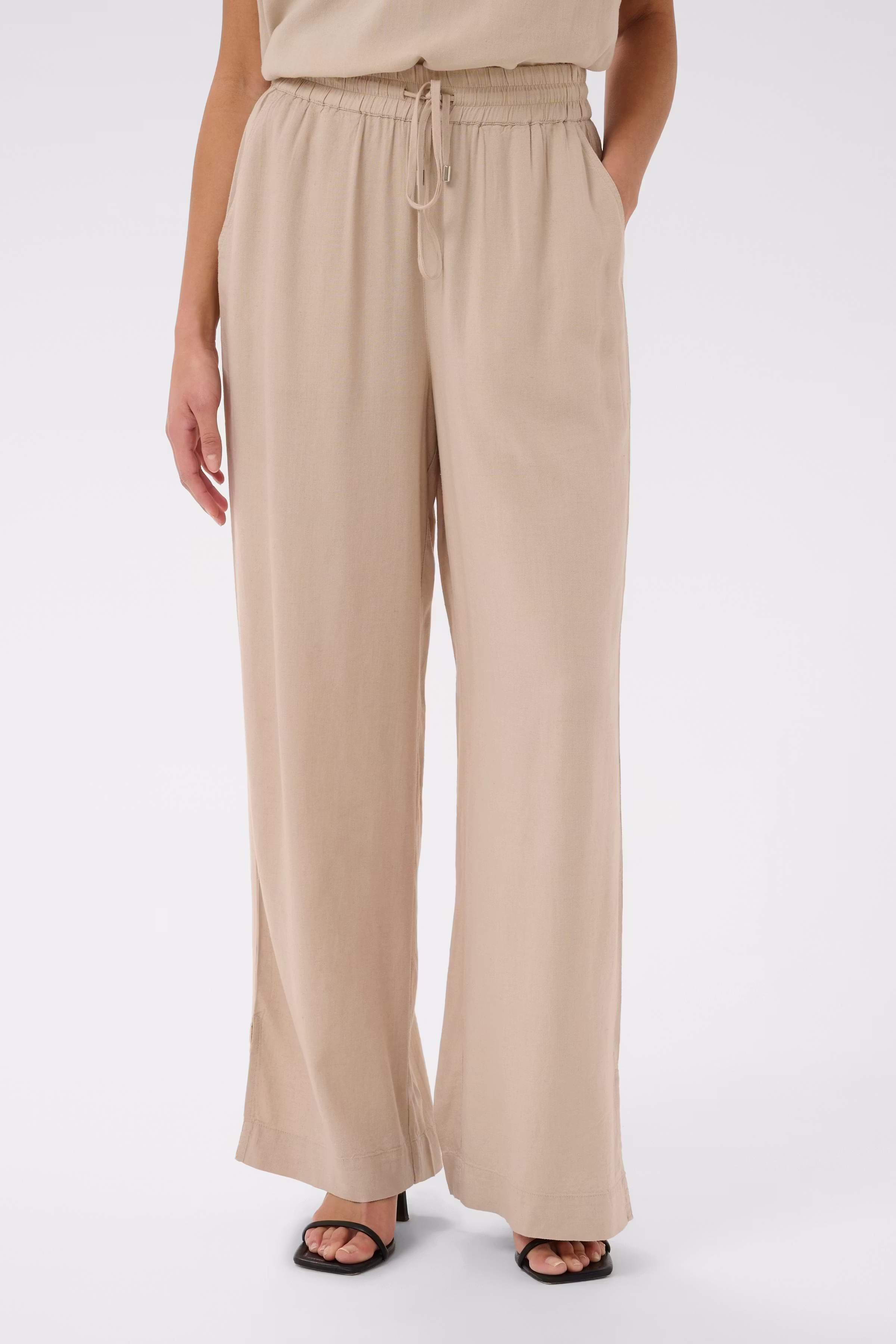 KAmilia Trousers LOOKBOOK FRONT 10511467-151305