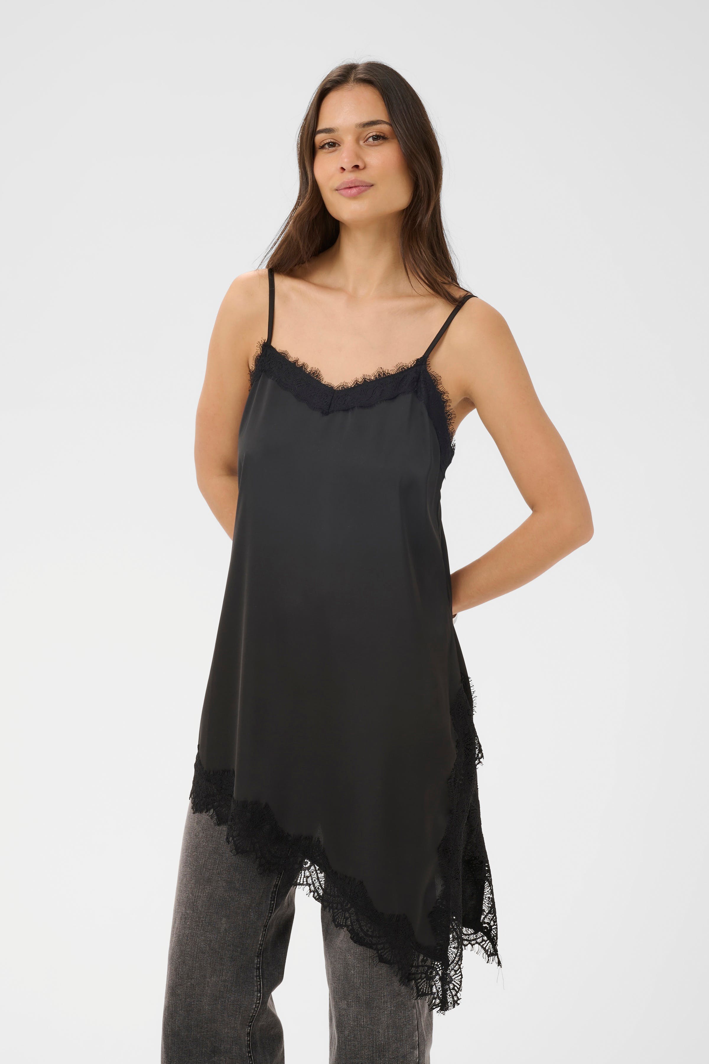 KAmiala Bluse LOOKBOOK FRONT 10512587-100121