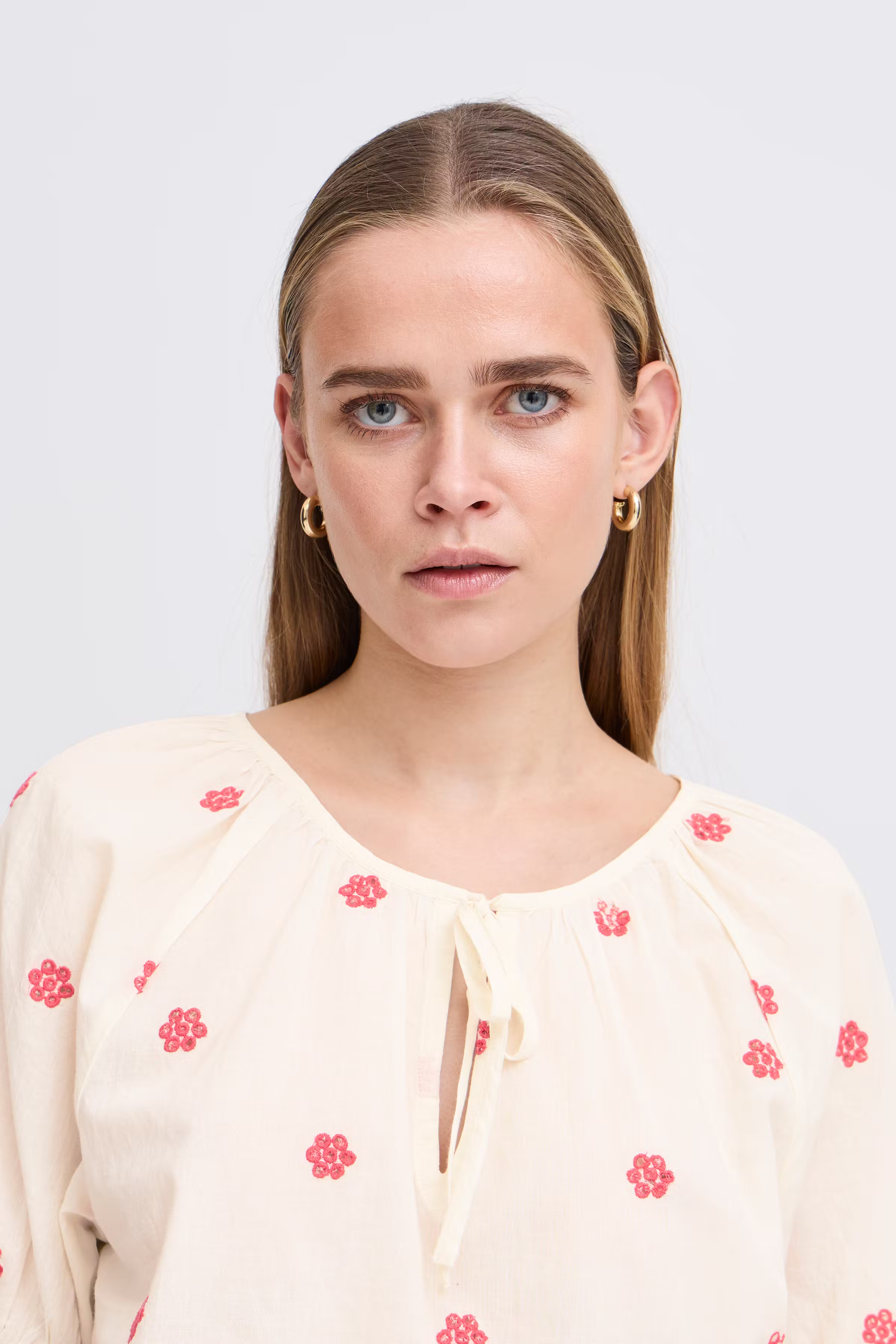 Kortermet bluse LOOKBOOK DETAIL 20122831-124301