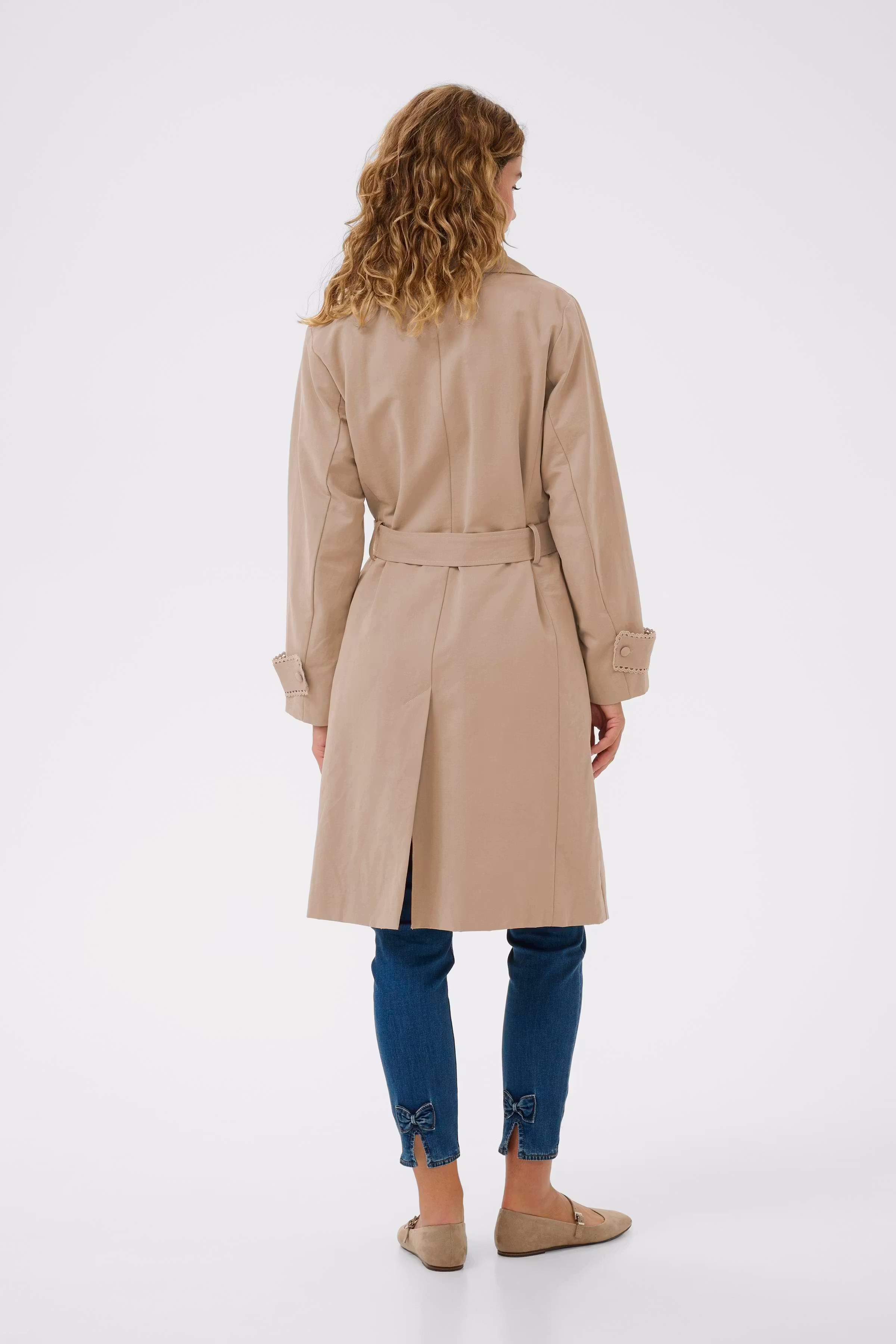 CRDrookie Trenchcoat LOOKBOOK BACK 10614562-161213