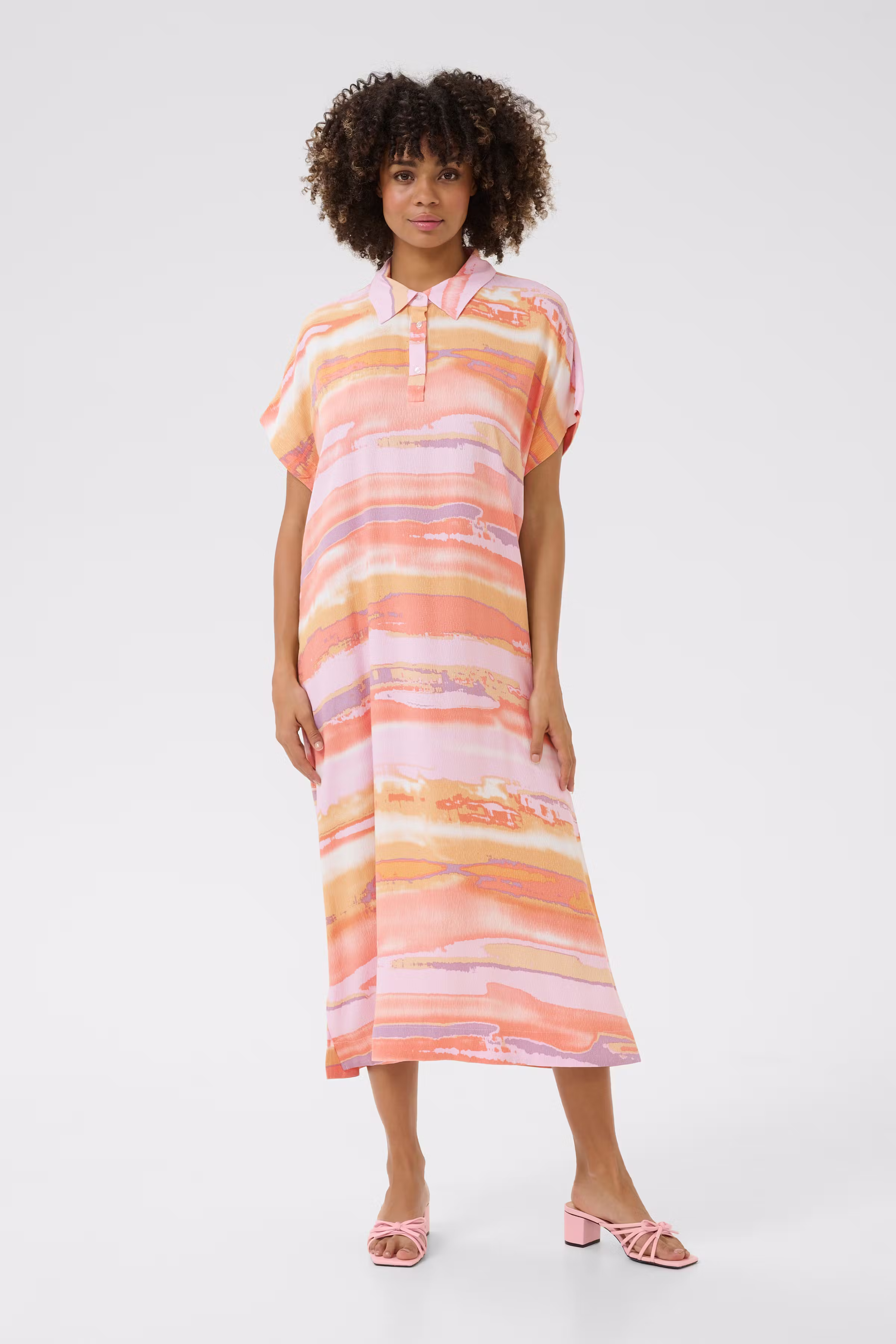 CUdodi Kjole LOOKBOOK FRONT 50111869-107689