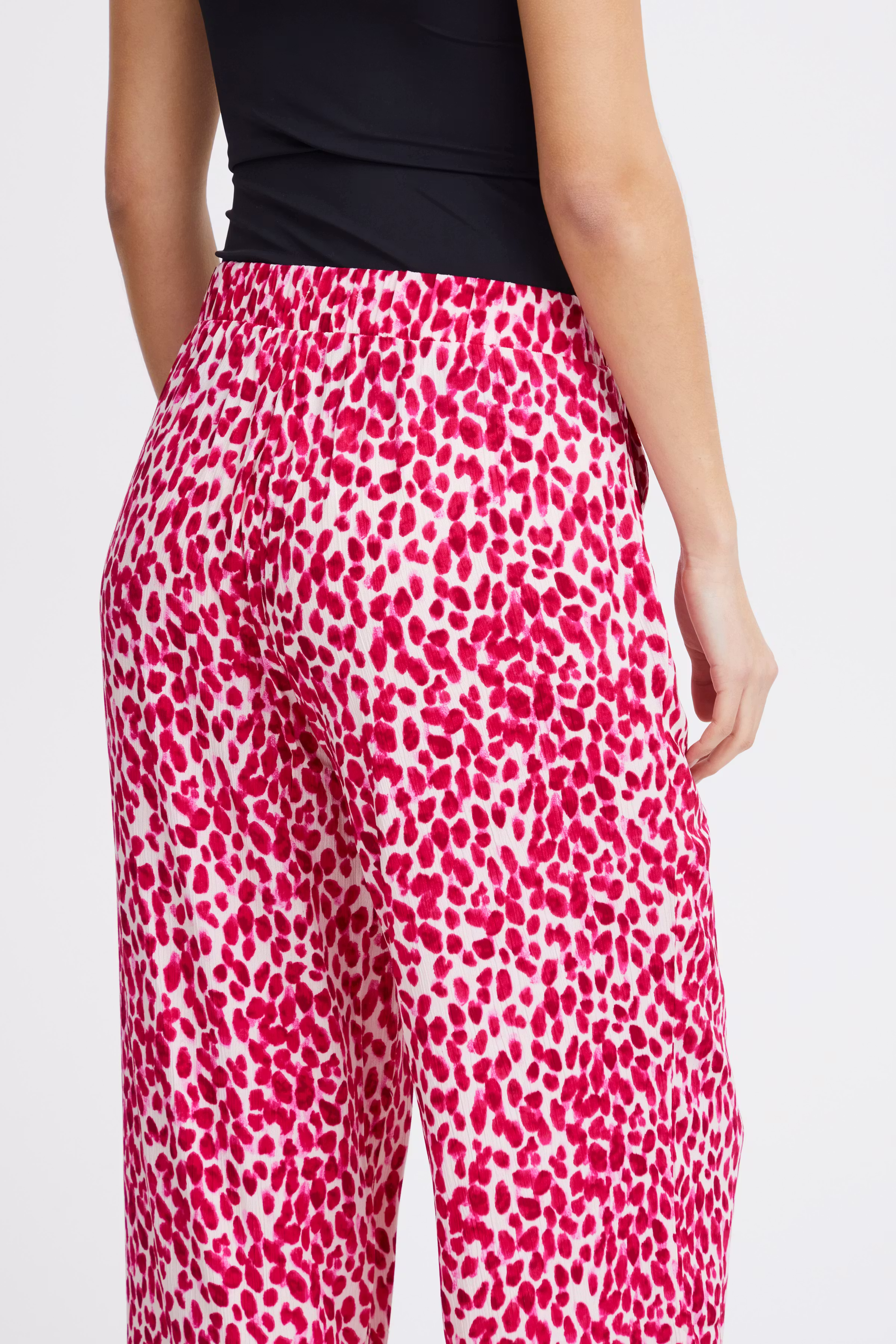 IHMARRAKECH Trousers LOOKBOOK DETAIL 20121730-202924