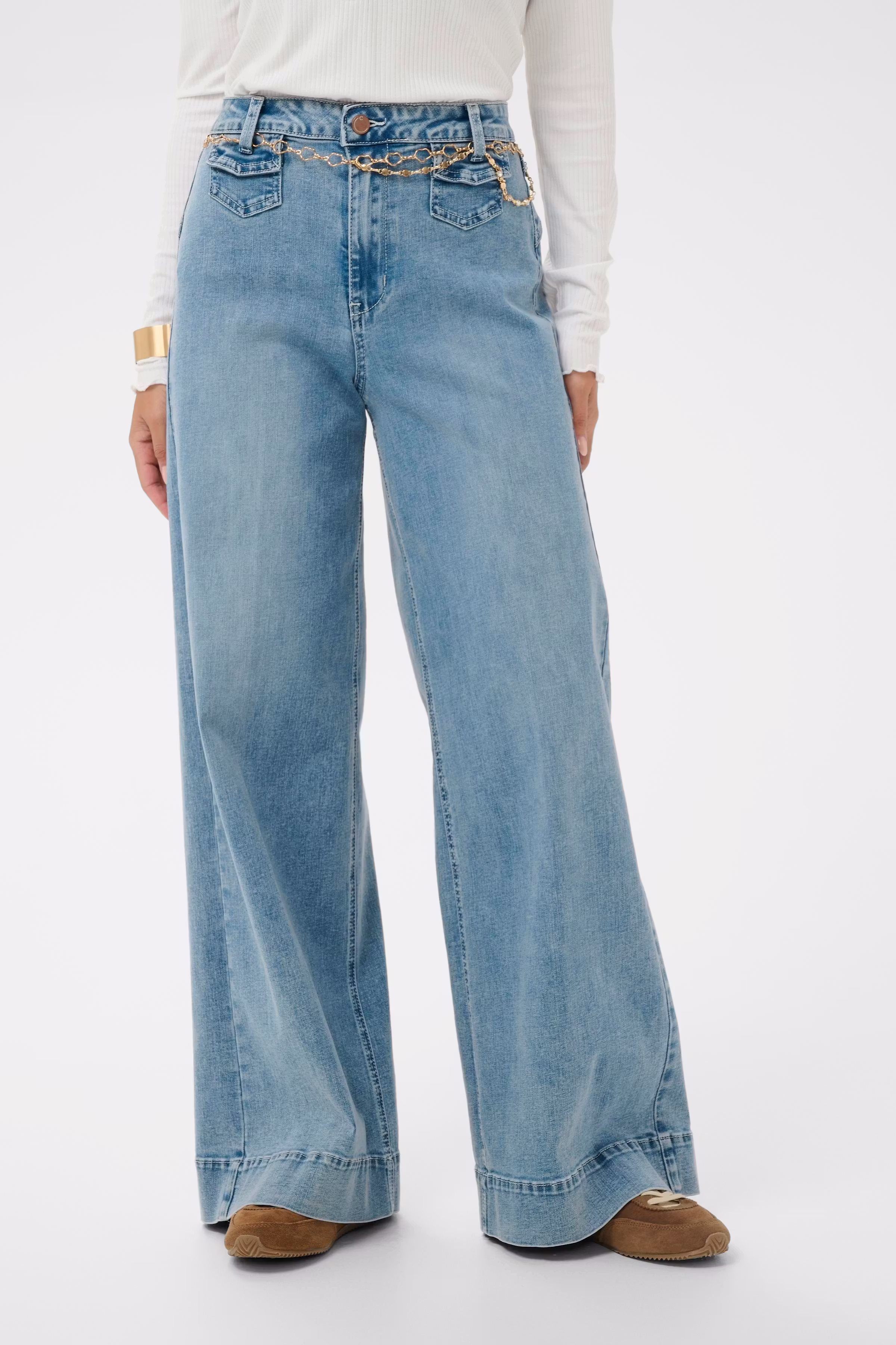 CRRita Jeans LOOKBOOK FRONT 10614806-109163