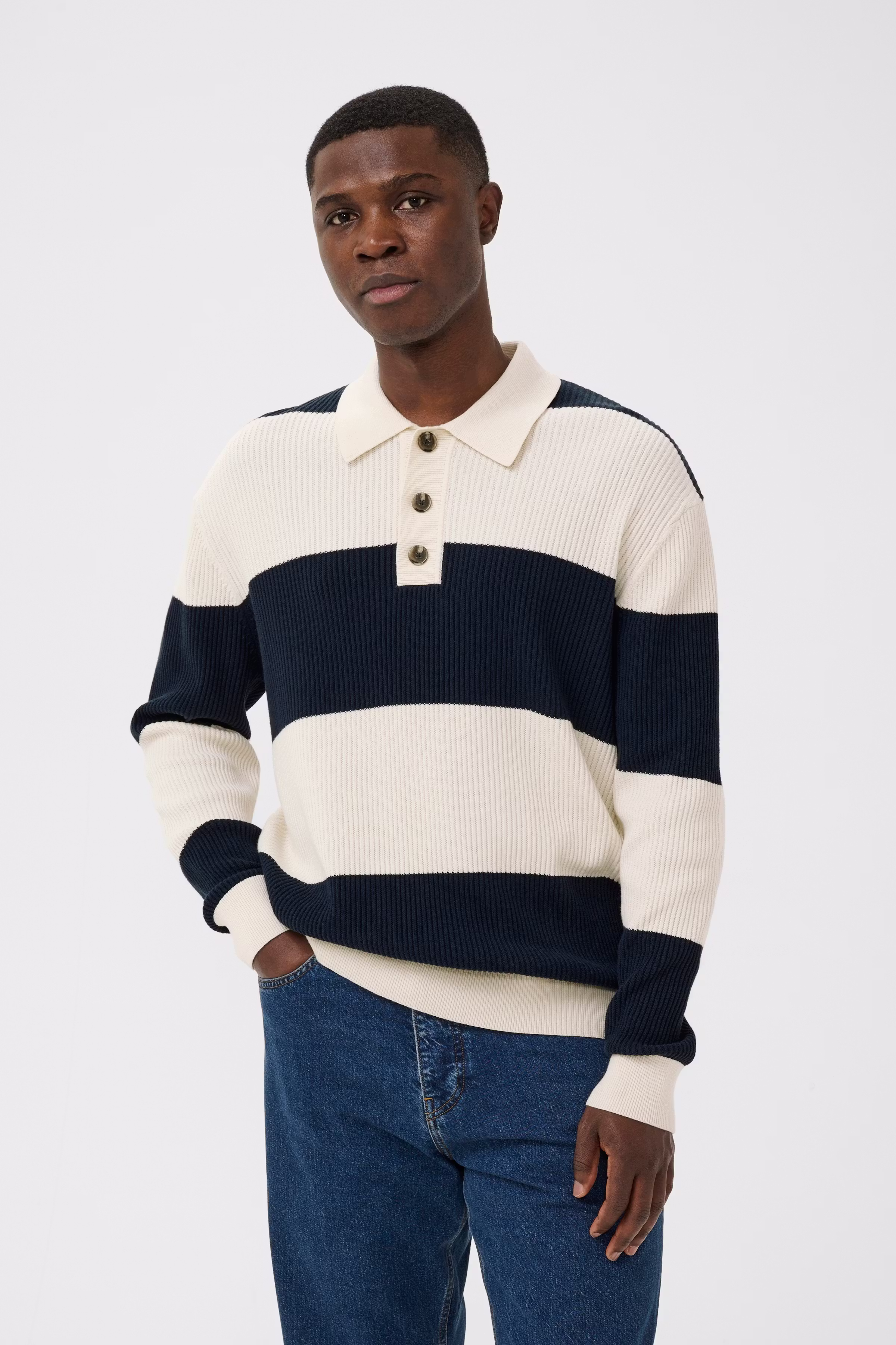 MArugbo Pullover LOOKBOOK FRONT 30208962-194011