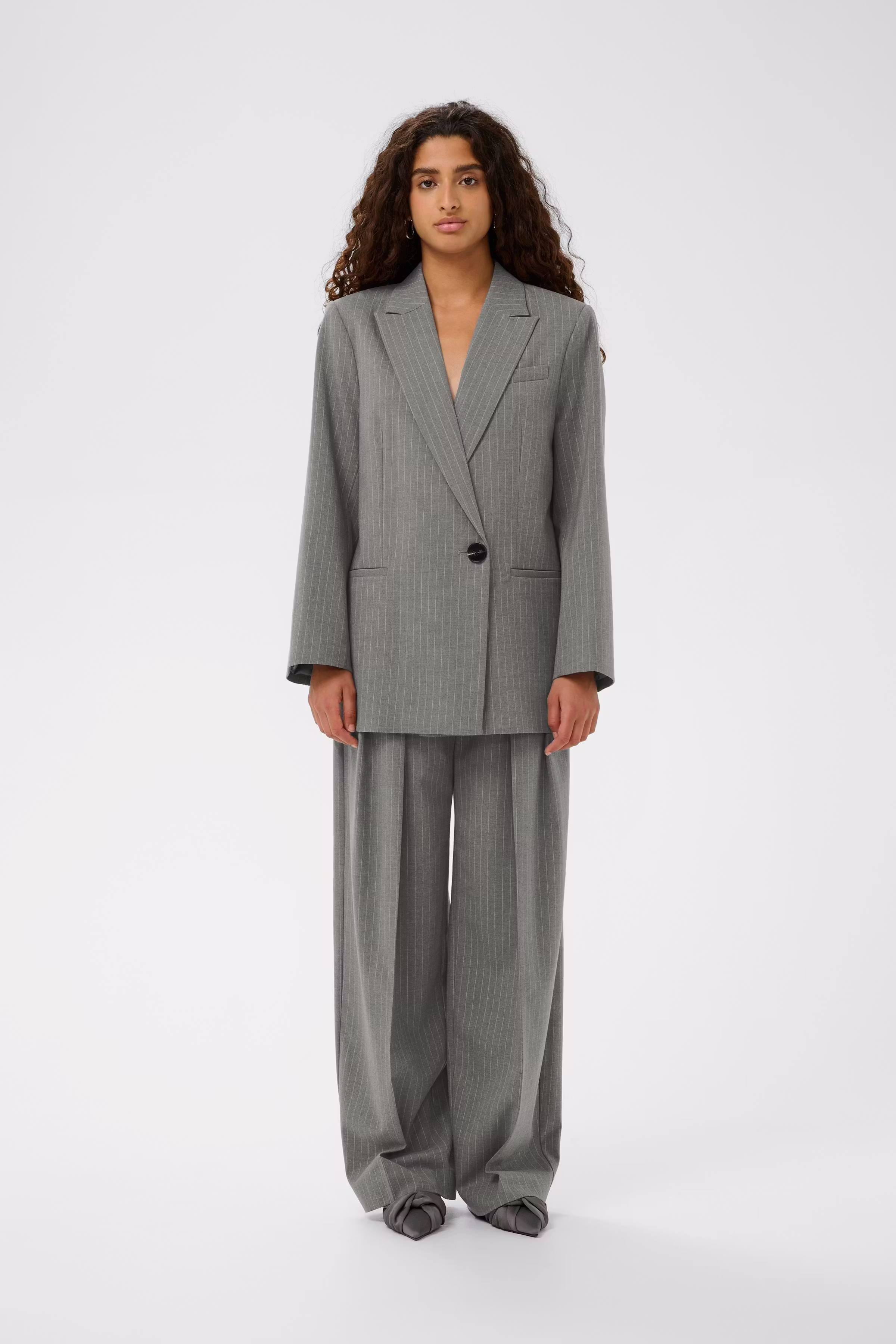 HOSANNAIW Blazer LOOKBOOK FRONT 30112223-300285