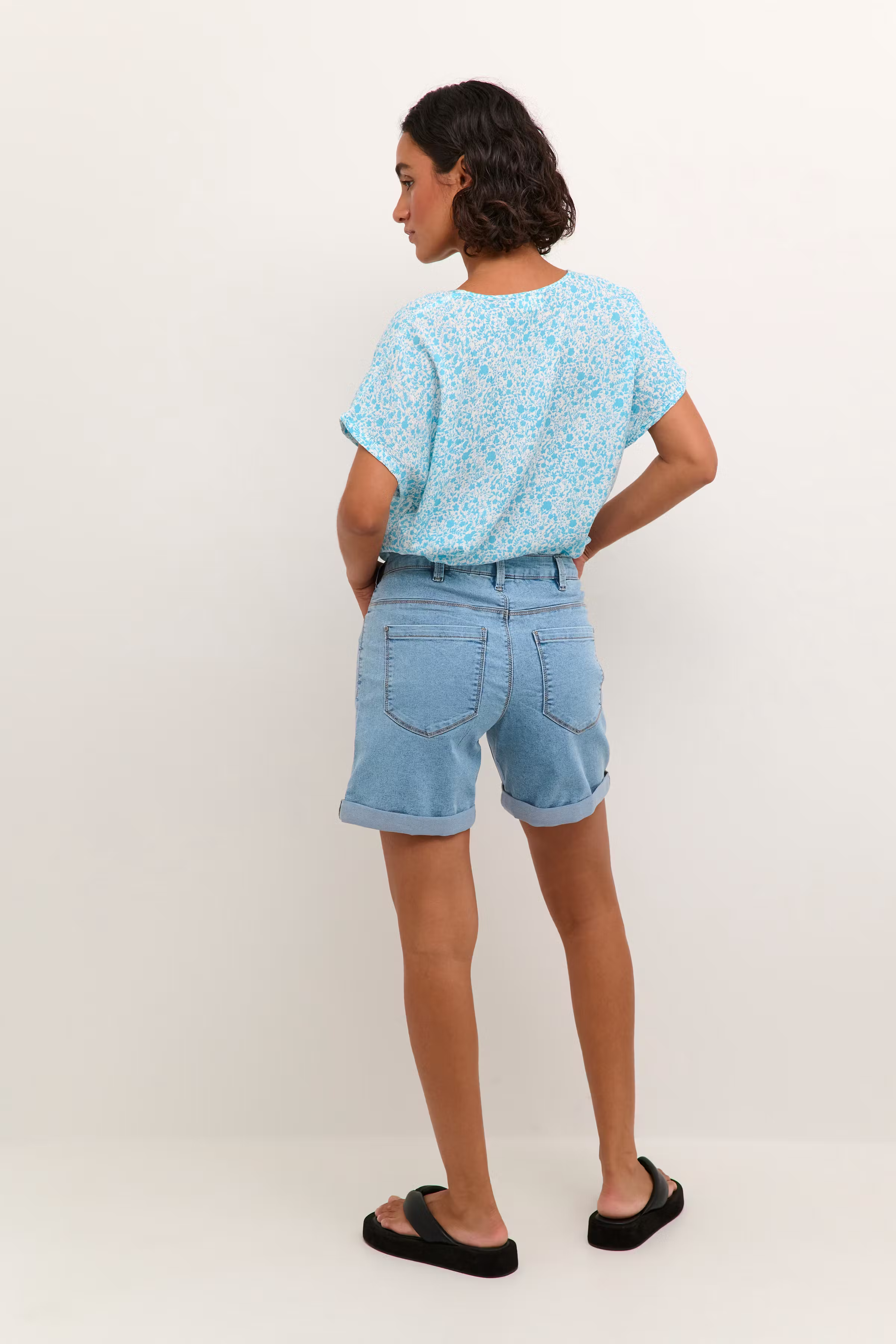 KAvicky Shorts LOOKBOOK BACK 10505474-101012