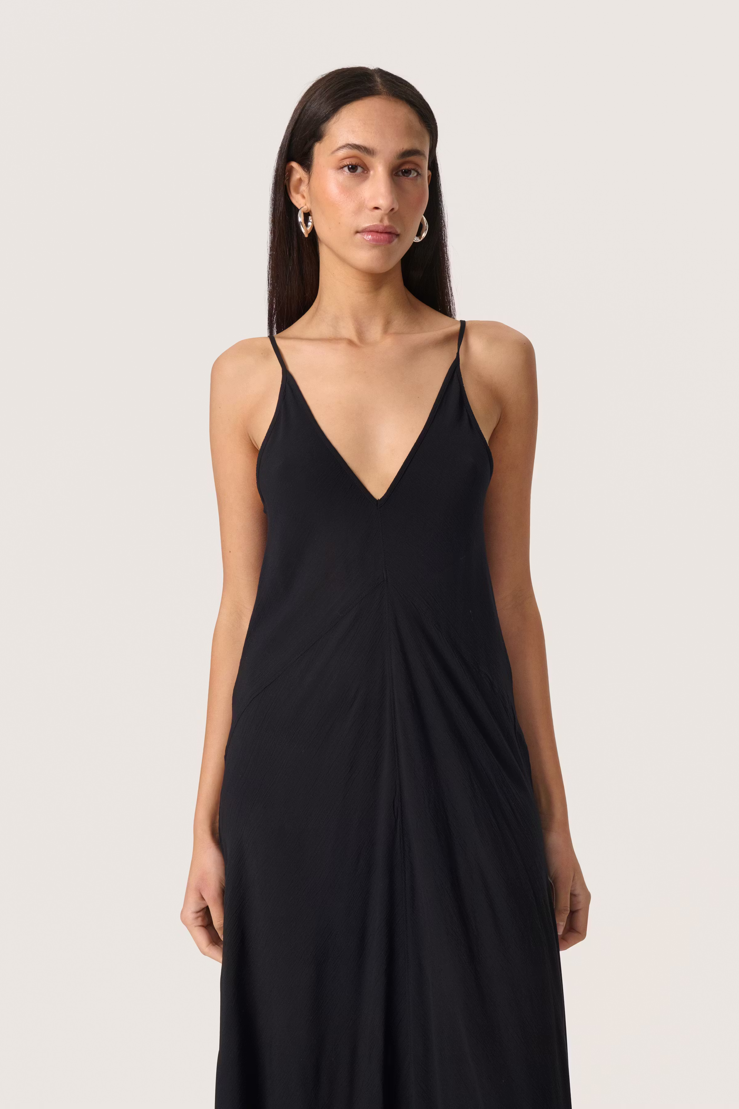 SLElonor Kleid LOOKBOOK FRONT 30408206-194008