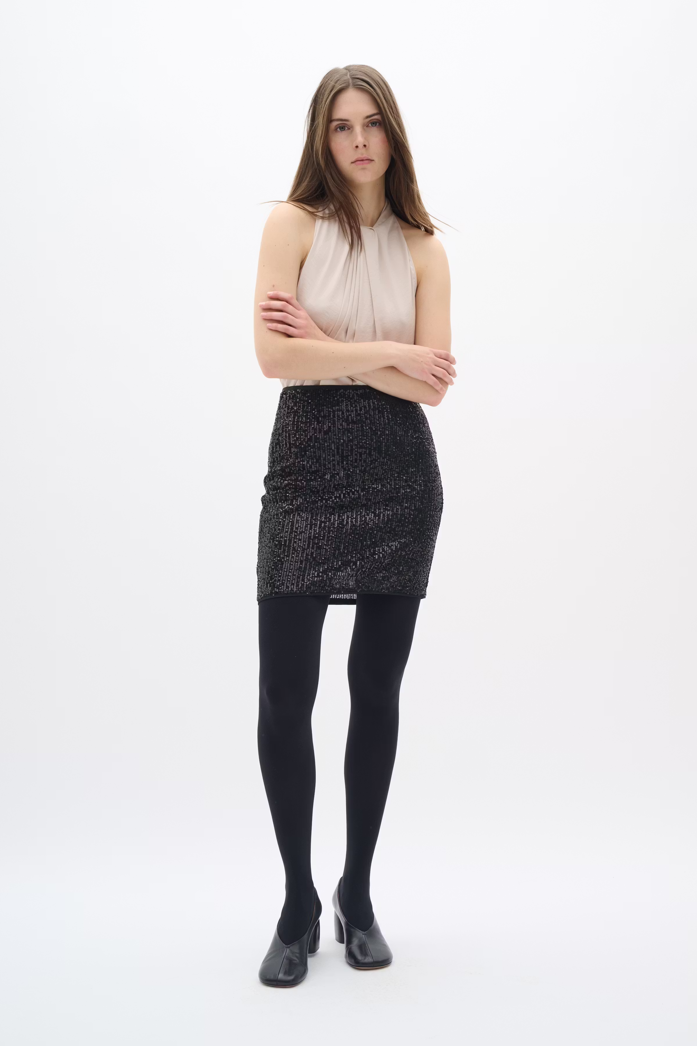 MuccyIW Kjol LOOKBOOK FRONT 30110523-194008