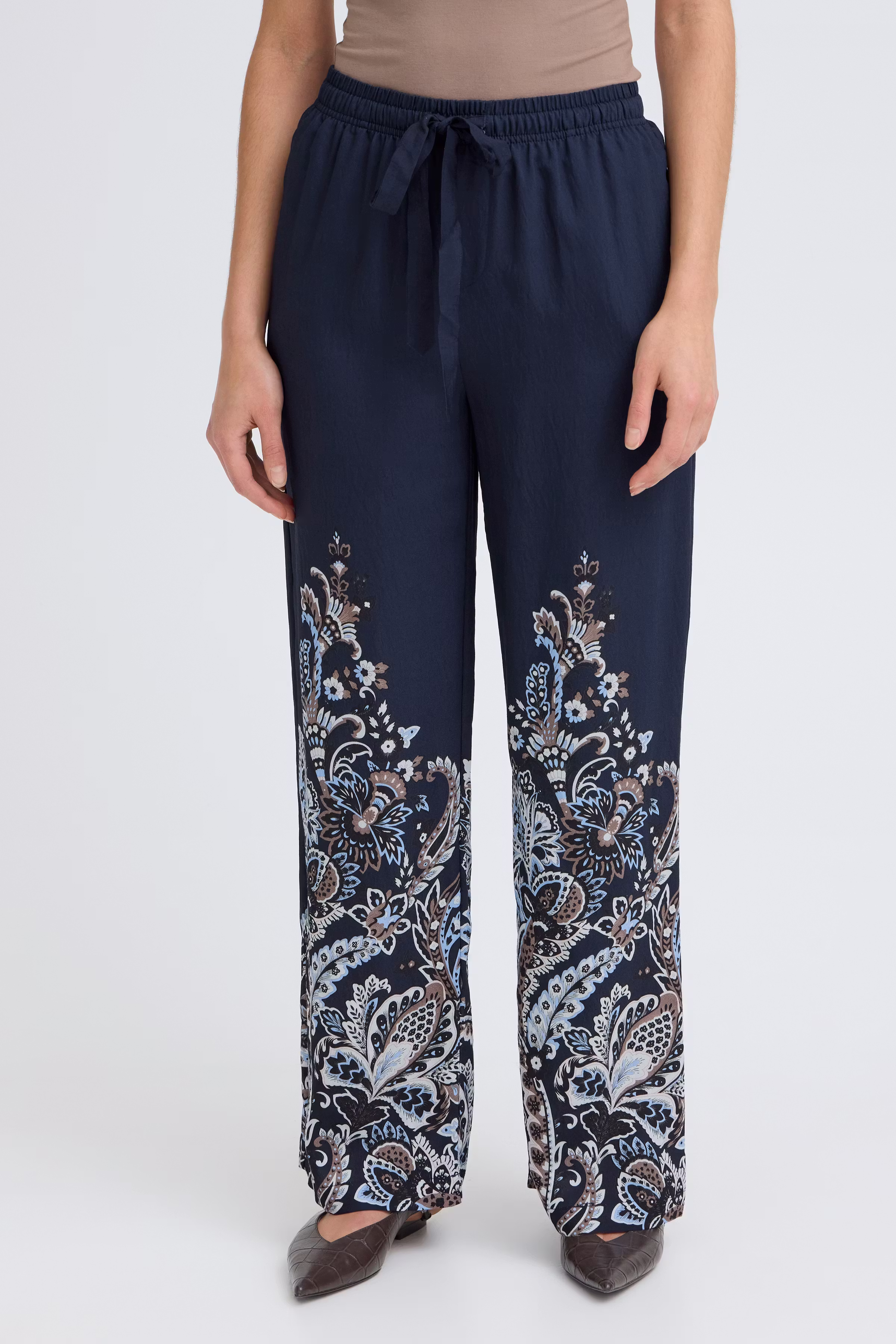 FRADARA Hose LOOKBOOK FRONT 20617732-900010609