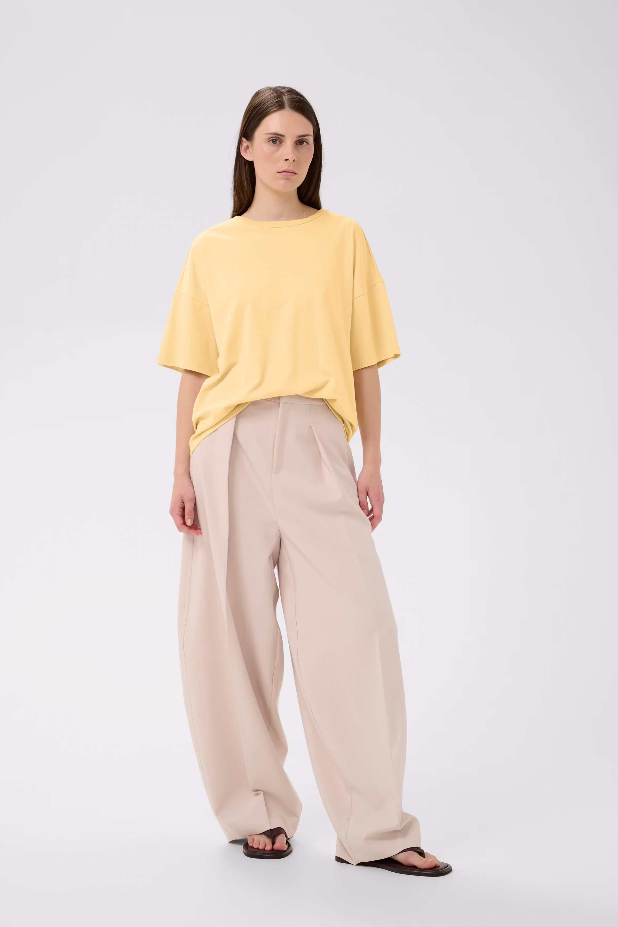 SOPHIEIW BOXY T-shirt LOOKBOOK FRONT 30112445-130916