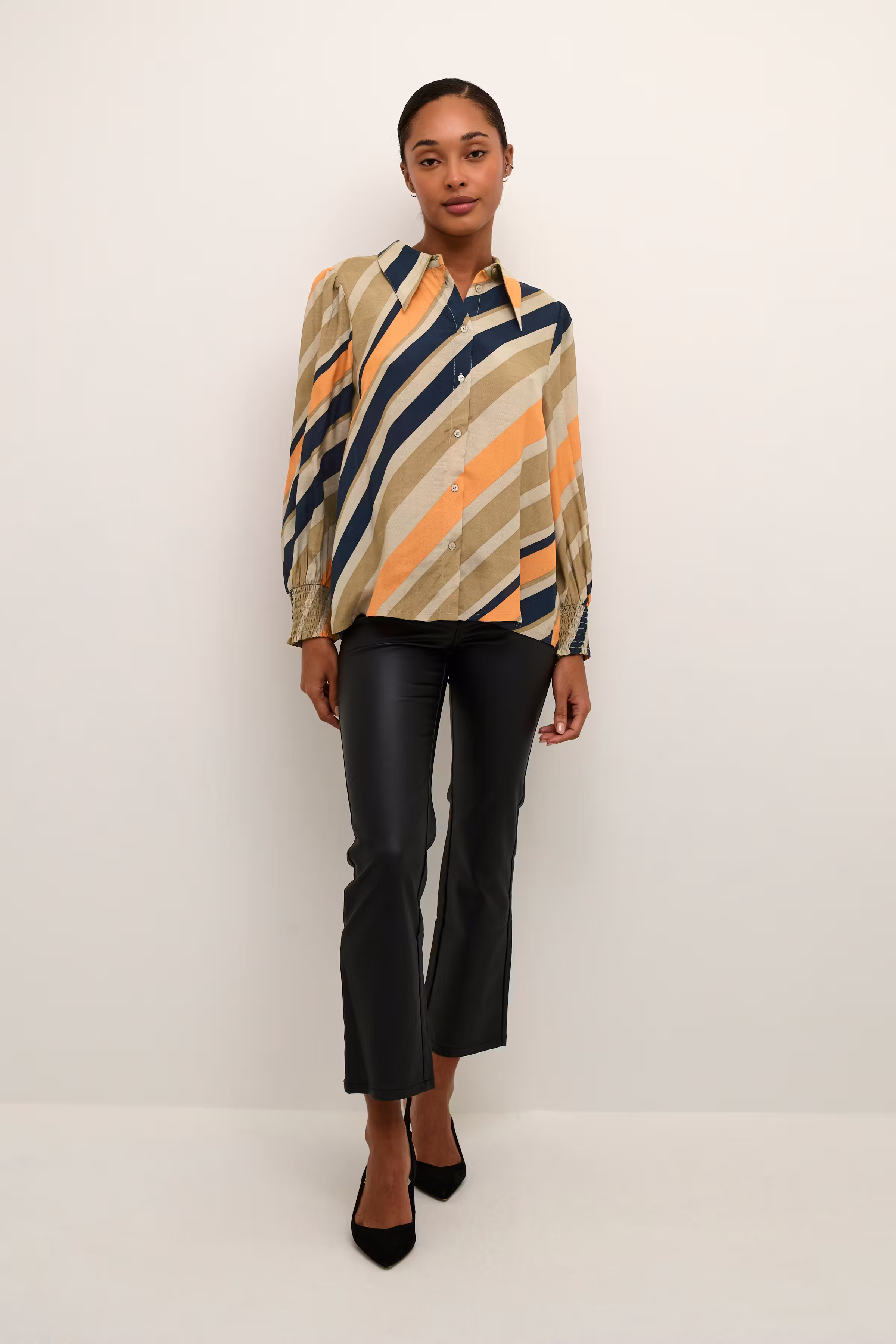 KAmaria Overhemd LOOKBOOK FRONT 10552183-104917