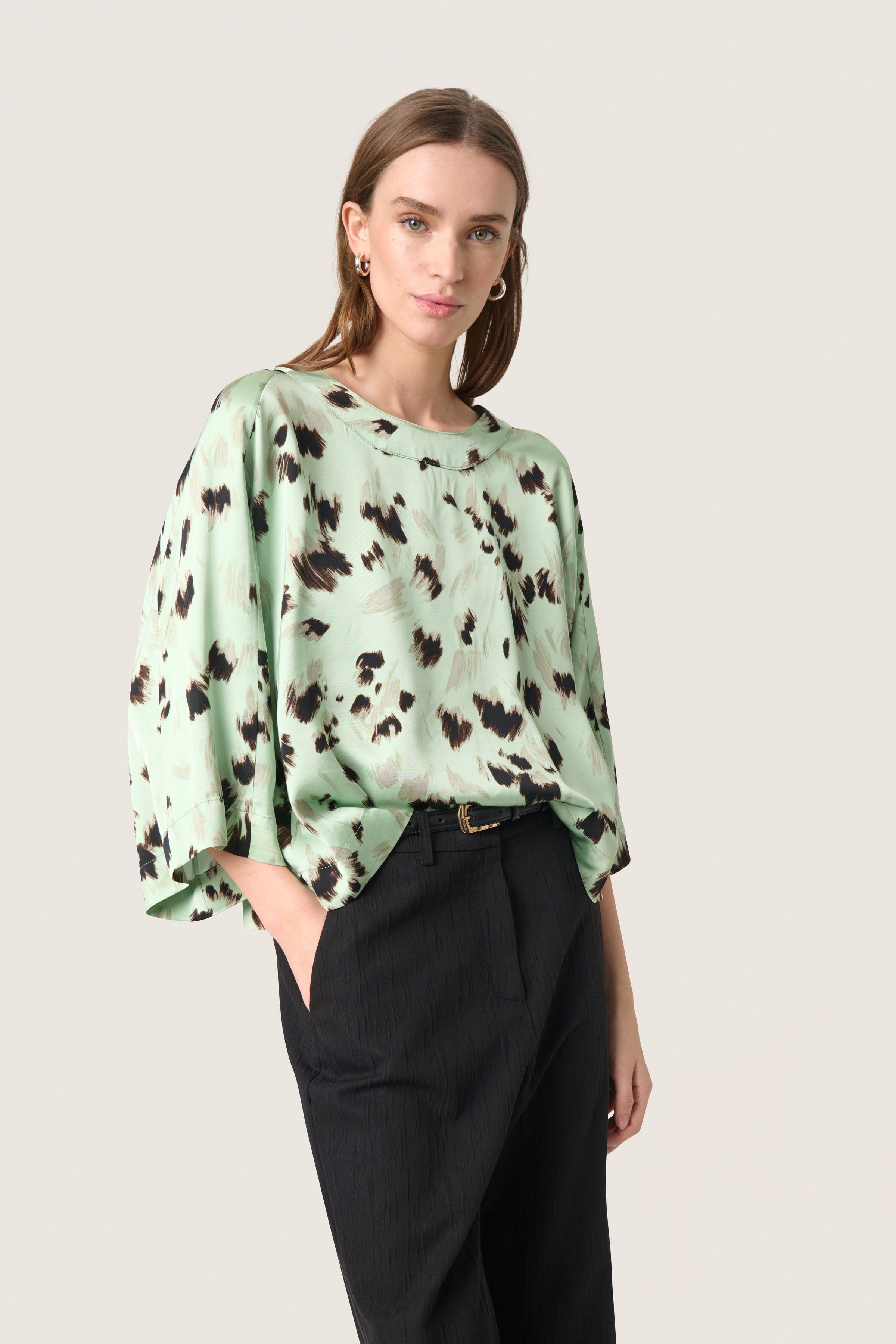 SLMarcela Blouse LOOKBOOK FRONT 30408434-303943