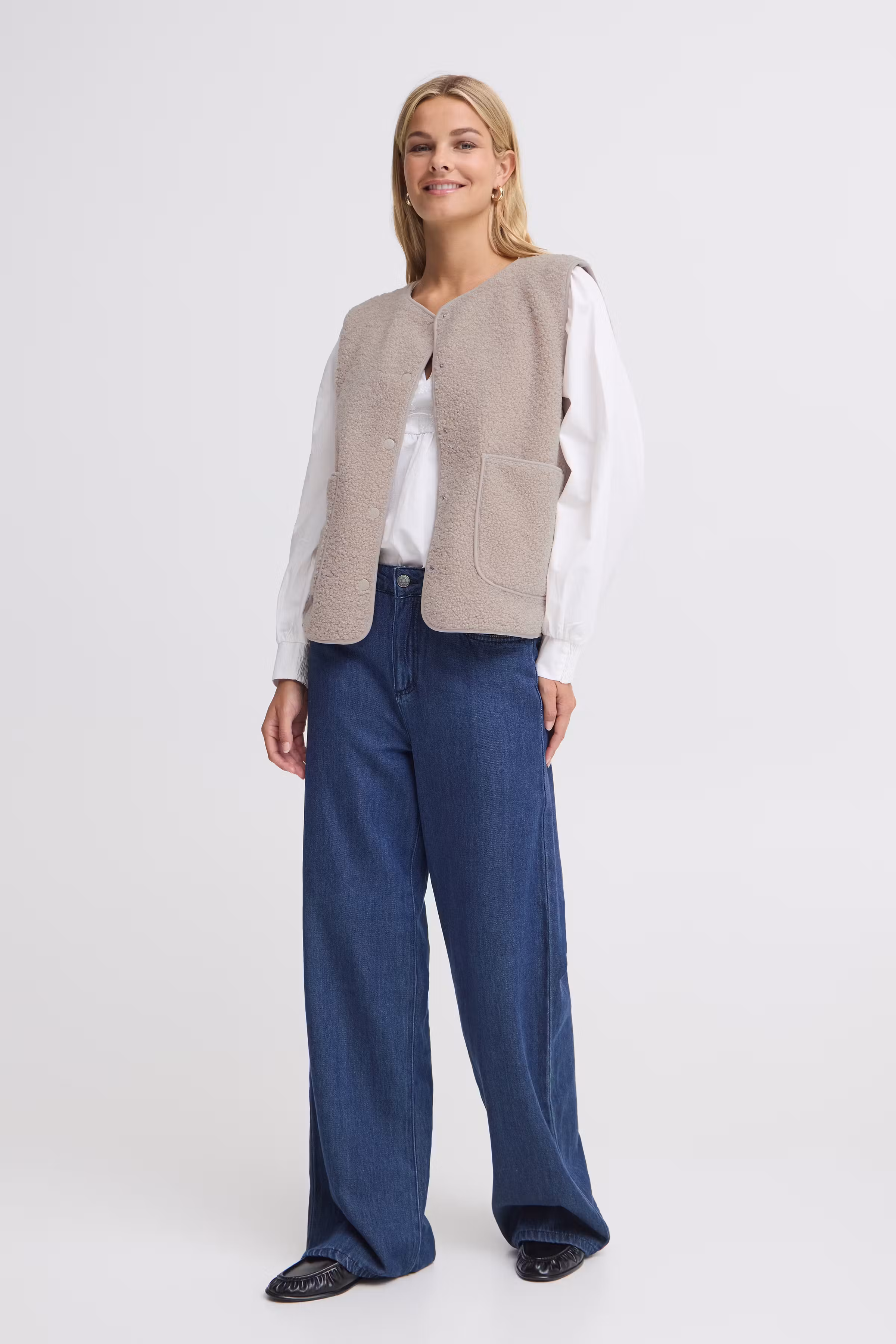 FRGWYNNE Waistcoat LOOKBOOK FRONT 20618104-161305