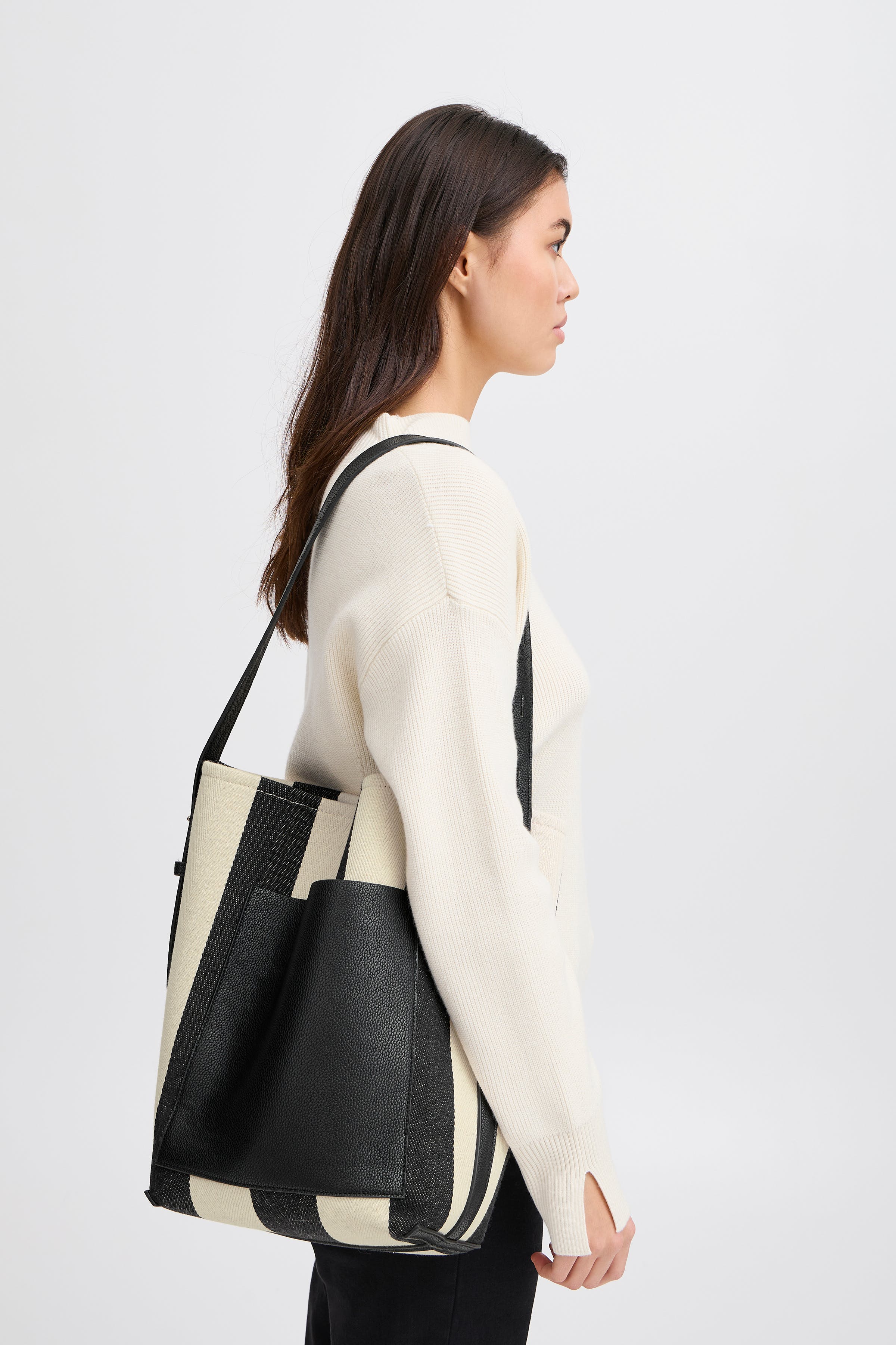 IANURRA Pose LOOKBOOK DETAIL 20122761-194008