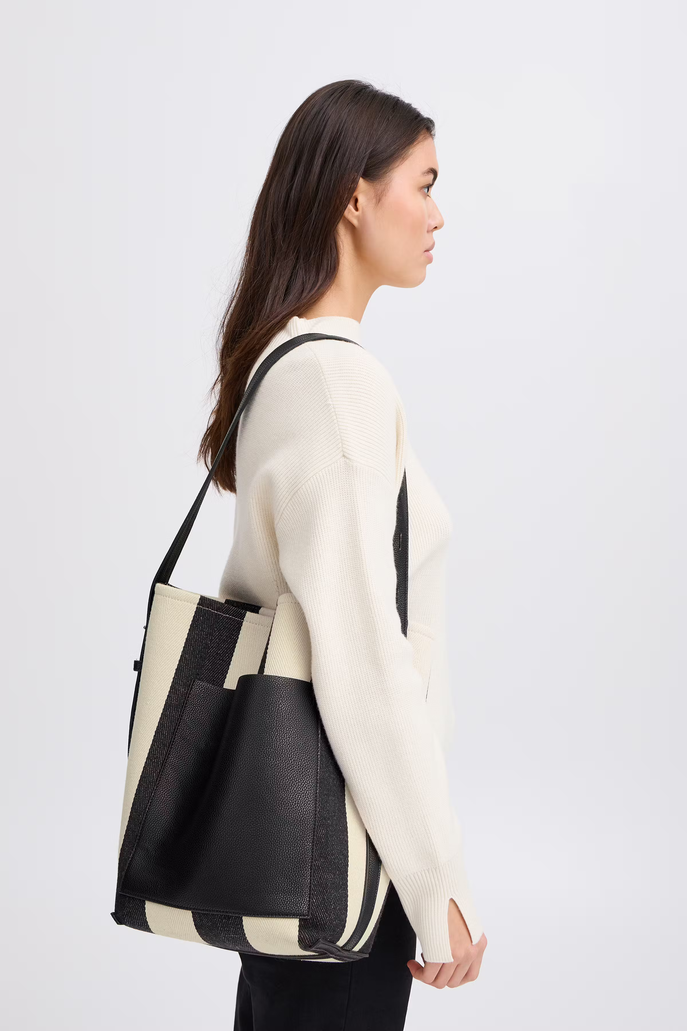 IANURRA Pose LOOKBOOK DETAIL 20122761-194008