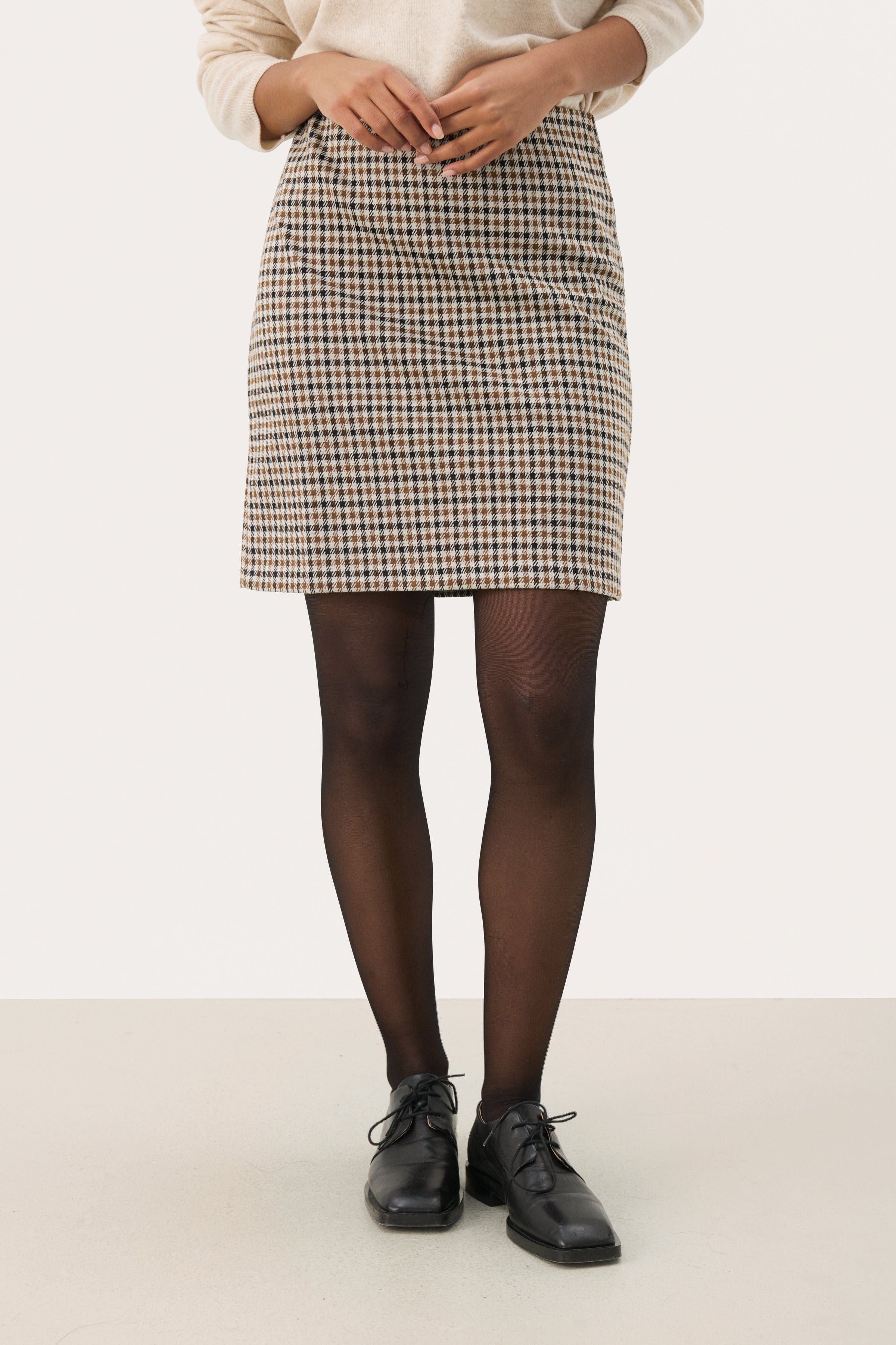 CorinnePW Skirt LOOKBOOK FRONT 30308005-302416