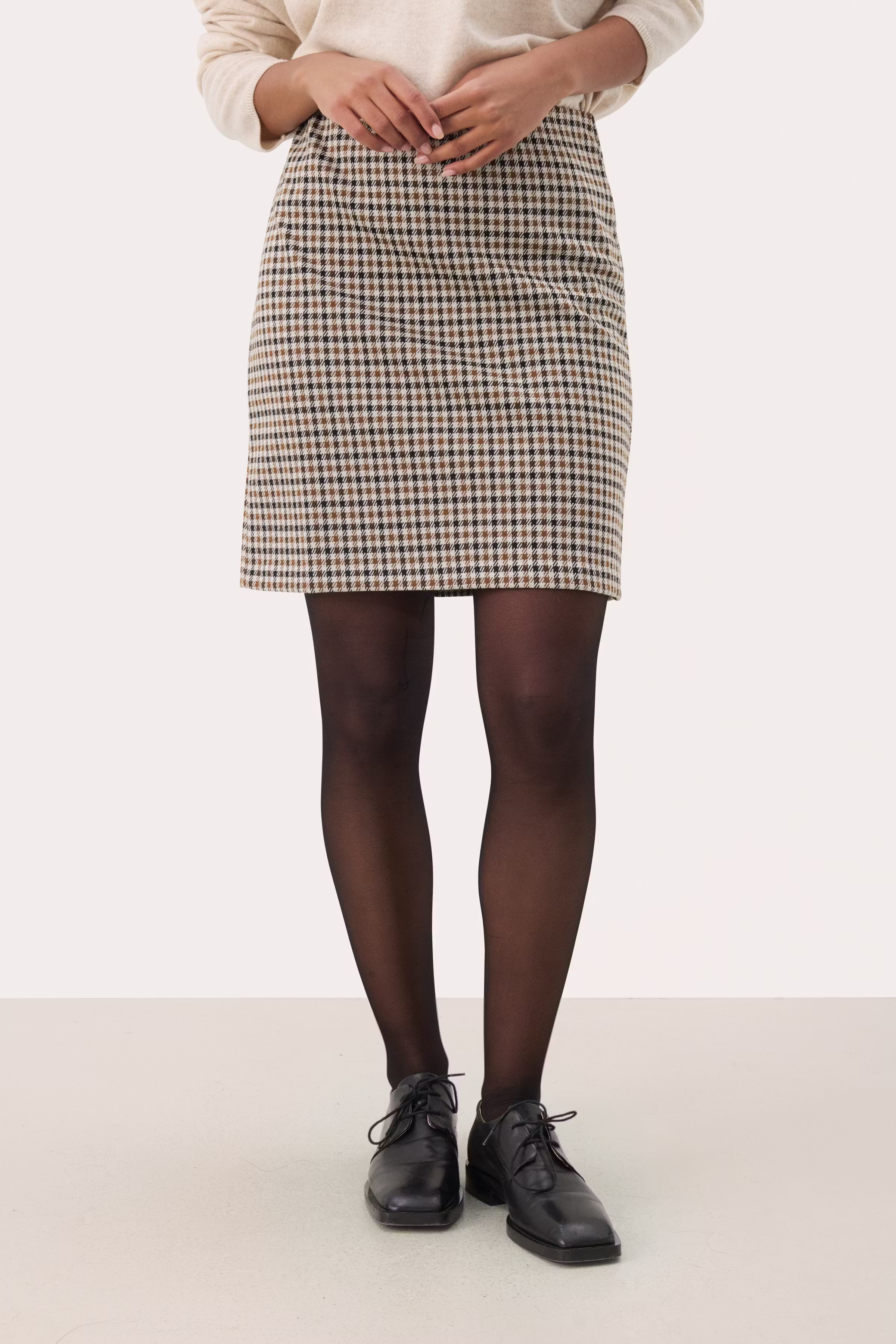 CorinnePW Skirt LOOKBOOK FRONT 30308005-302416