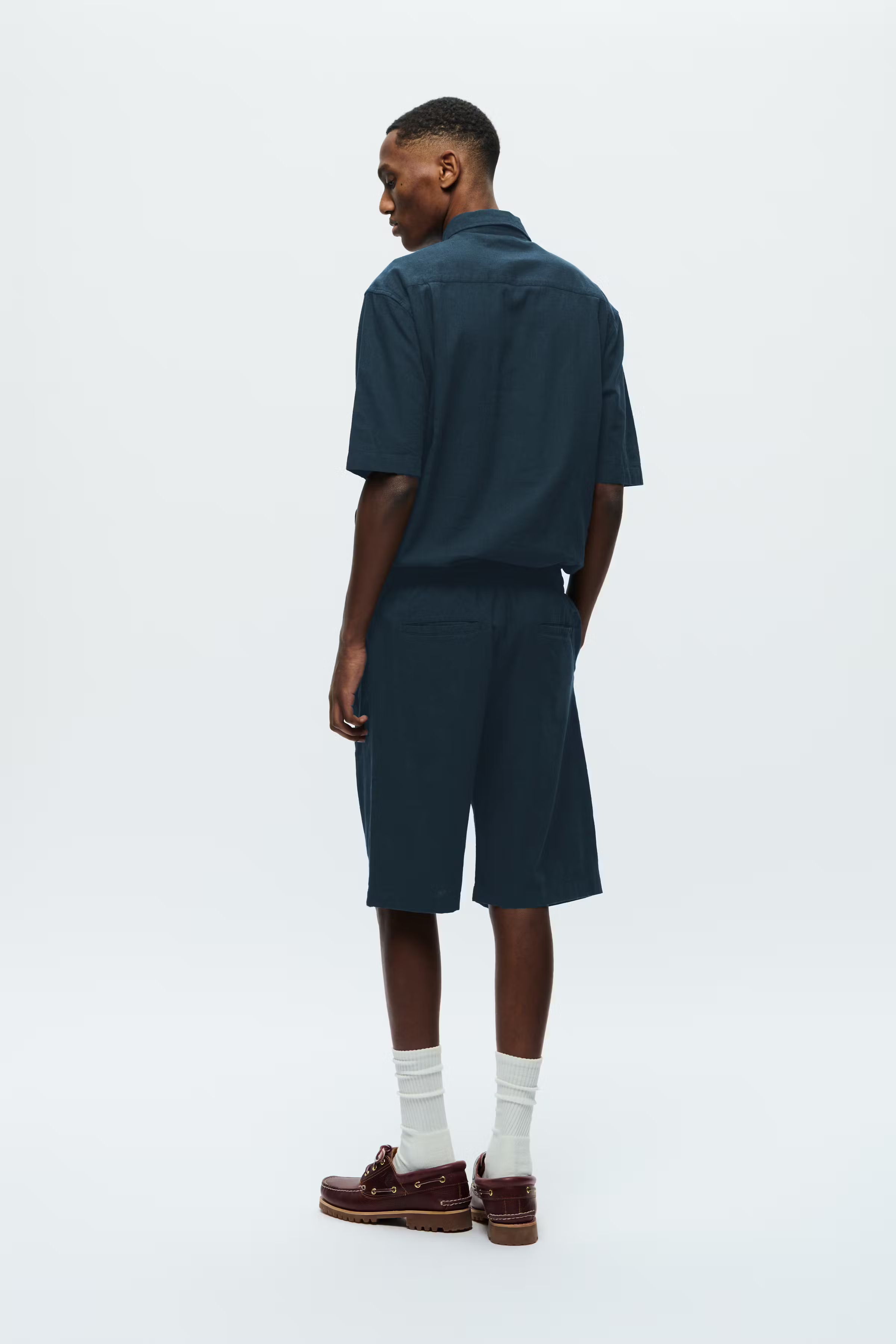WWenoch Linen Shorts  LOOKBOOK BACK 30251410-194011
