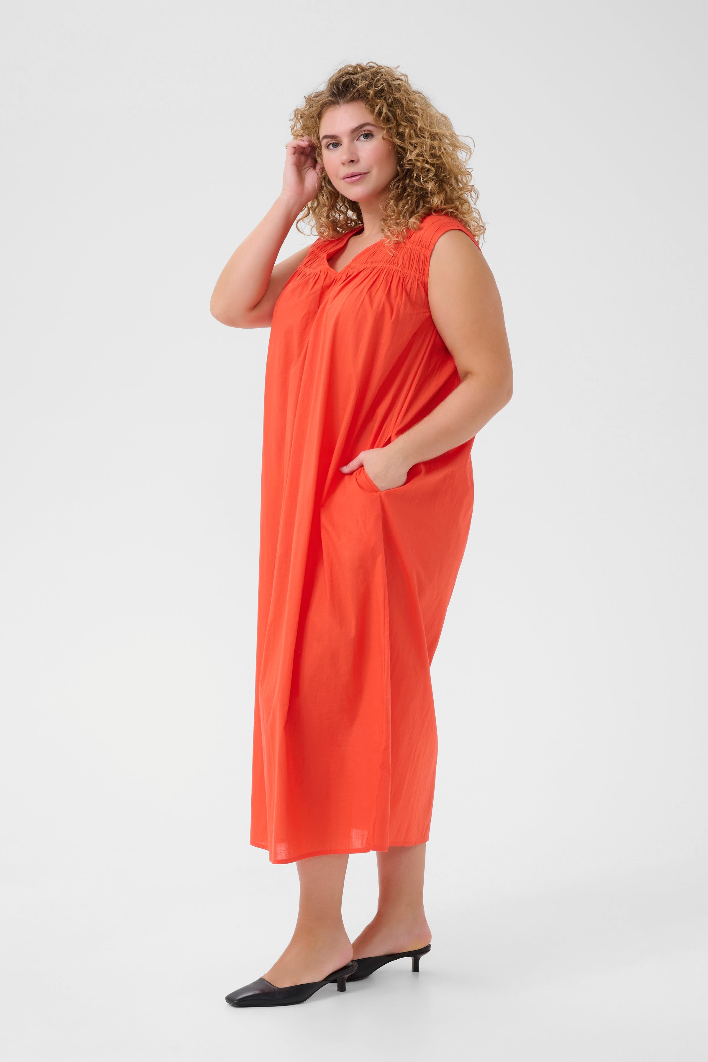 KCthia Dress LOOKBOOK FRONT 10583237-171558