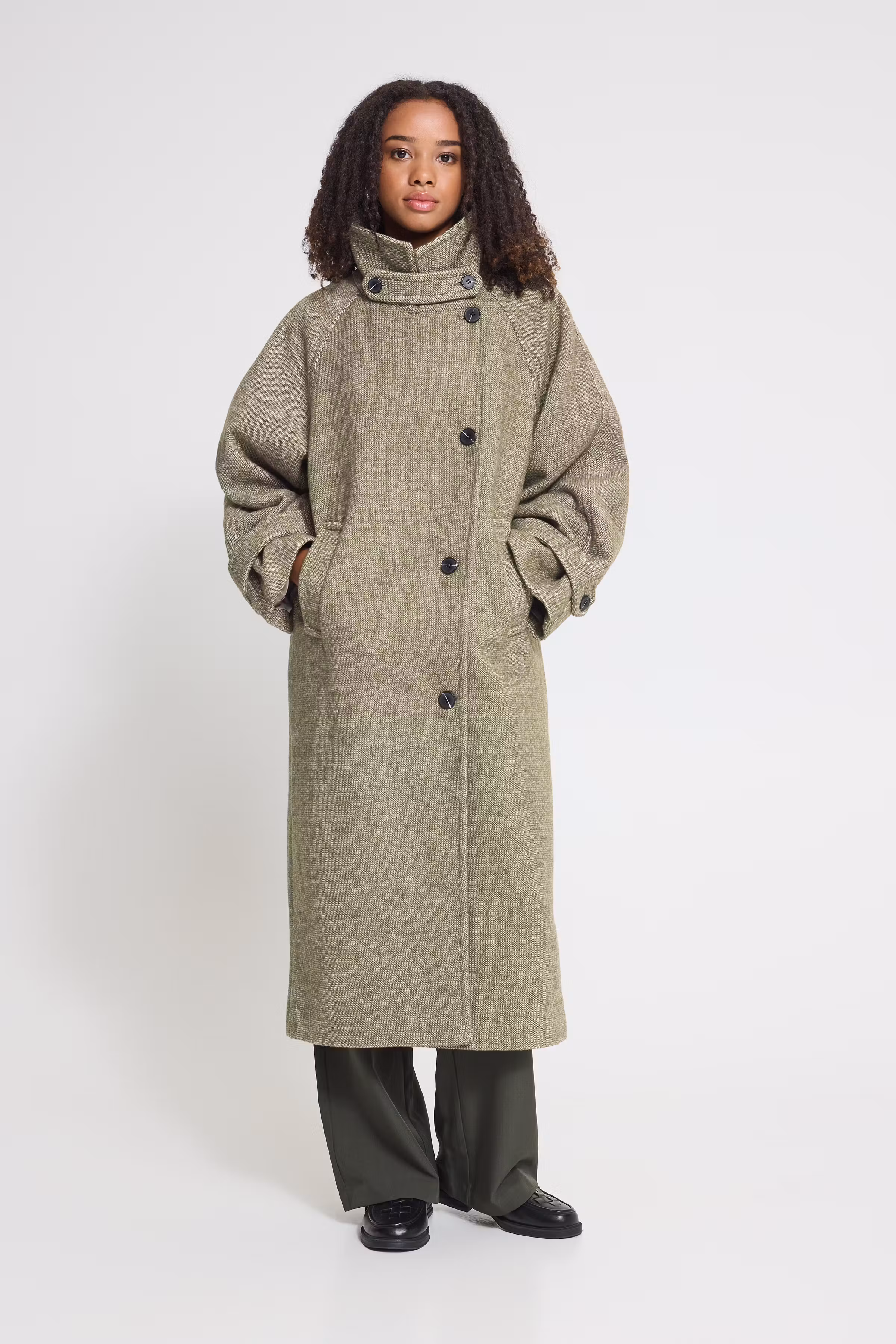 IHGAZIVA Outerwear LOOKBOOK FRONT 20121199-1705171