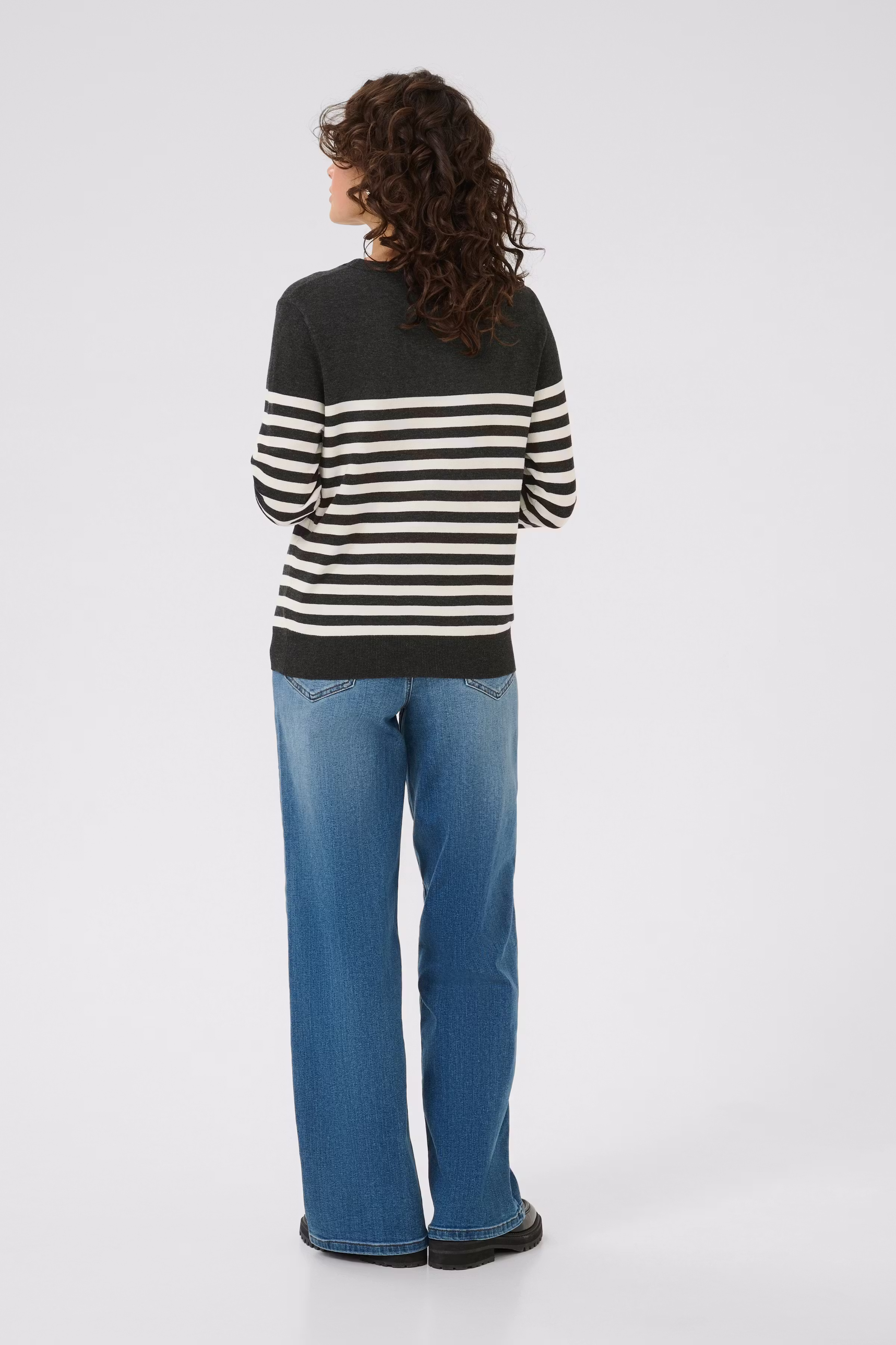 KAlizza Pullover LOOKBOOK BACK 10509065-108434