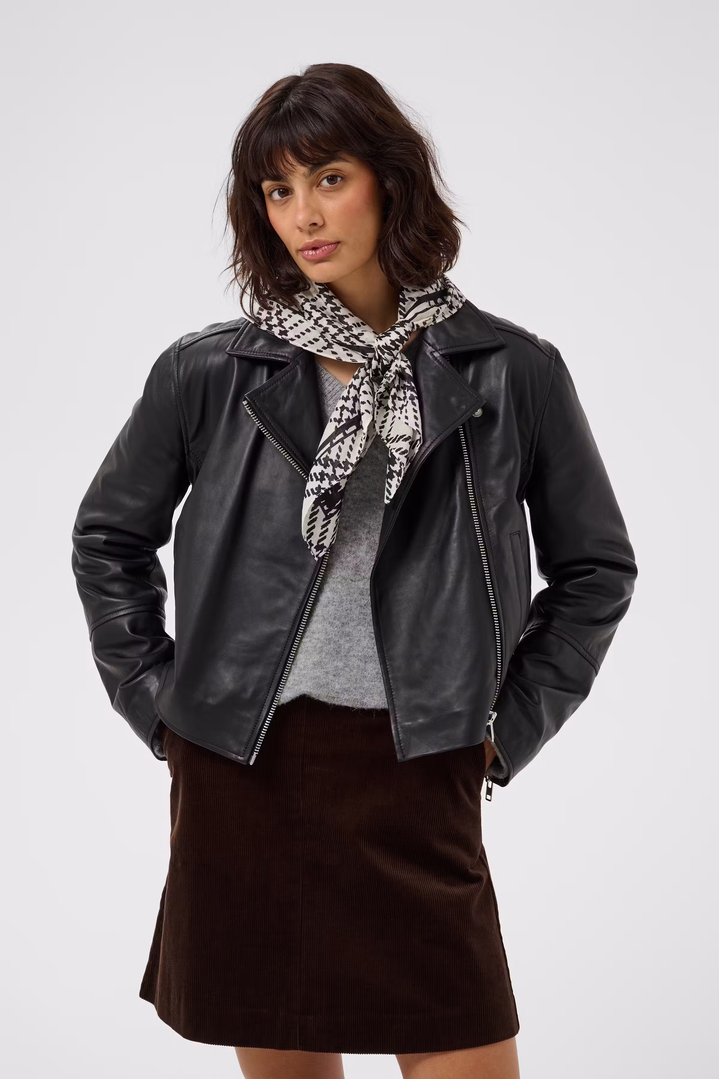 PhiPW Sjaal LOOKBOOK FRONT 30309304-305303