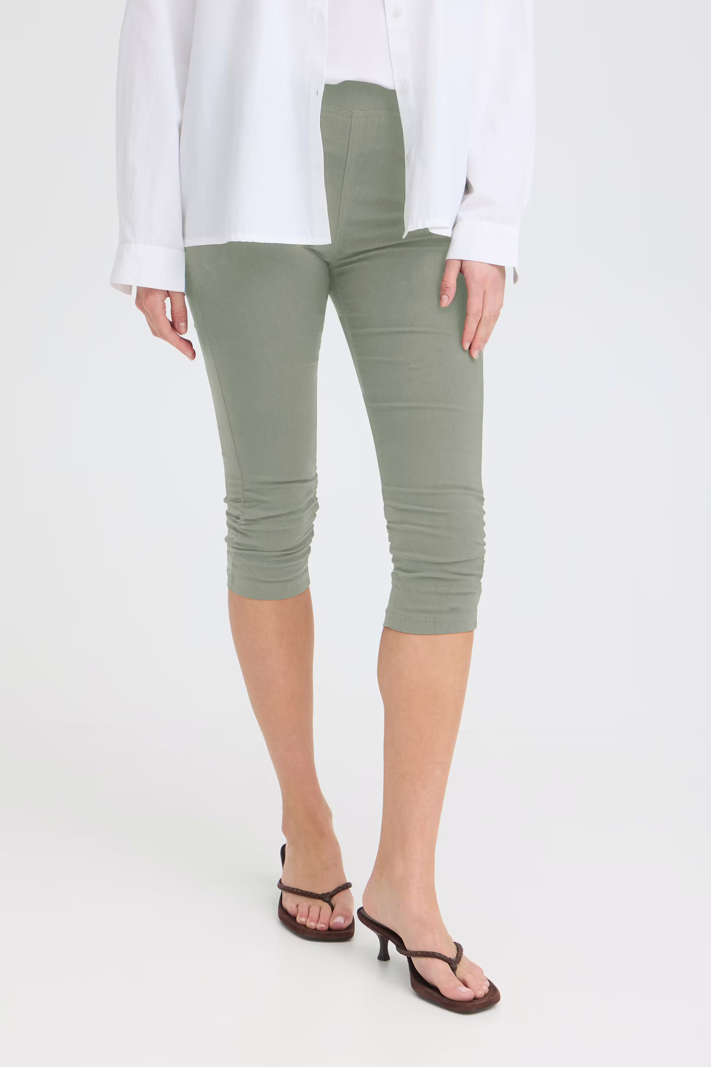 BYKEIRA Capri pants LOOKBOOK FRONT 20805611-176212