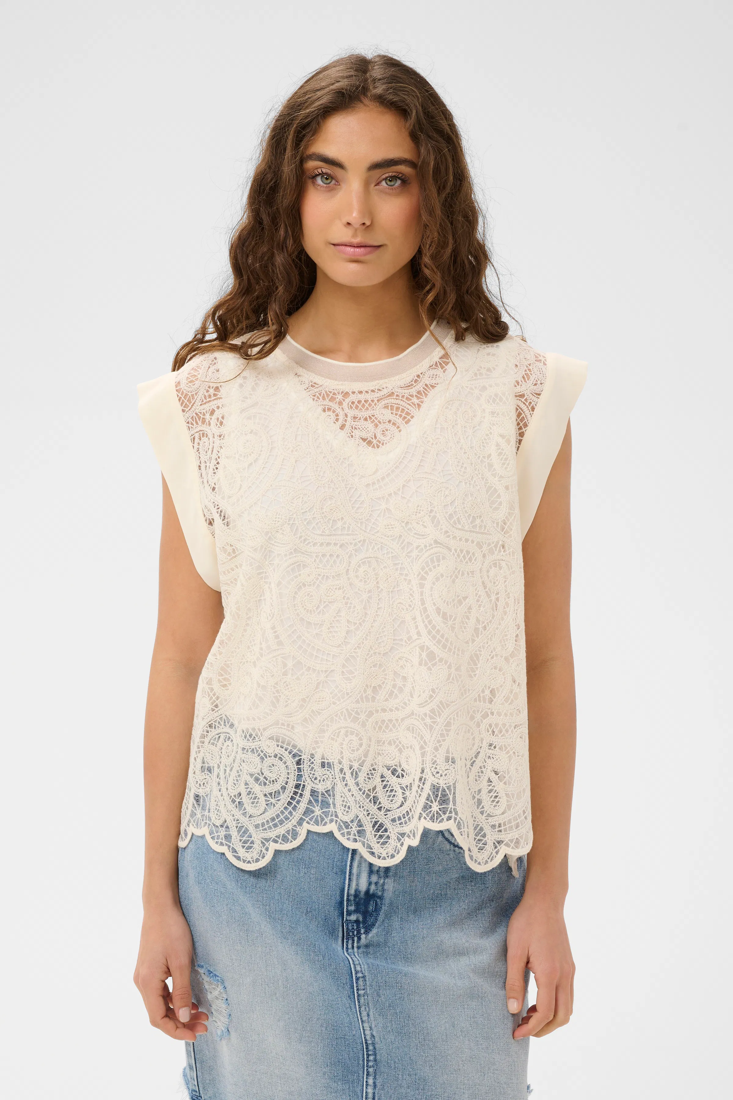 CUjuko Blondebluse LOOKBOOK FRONT 50113001-120304