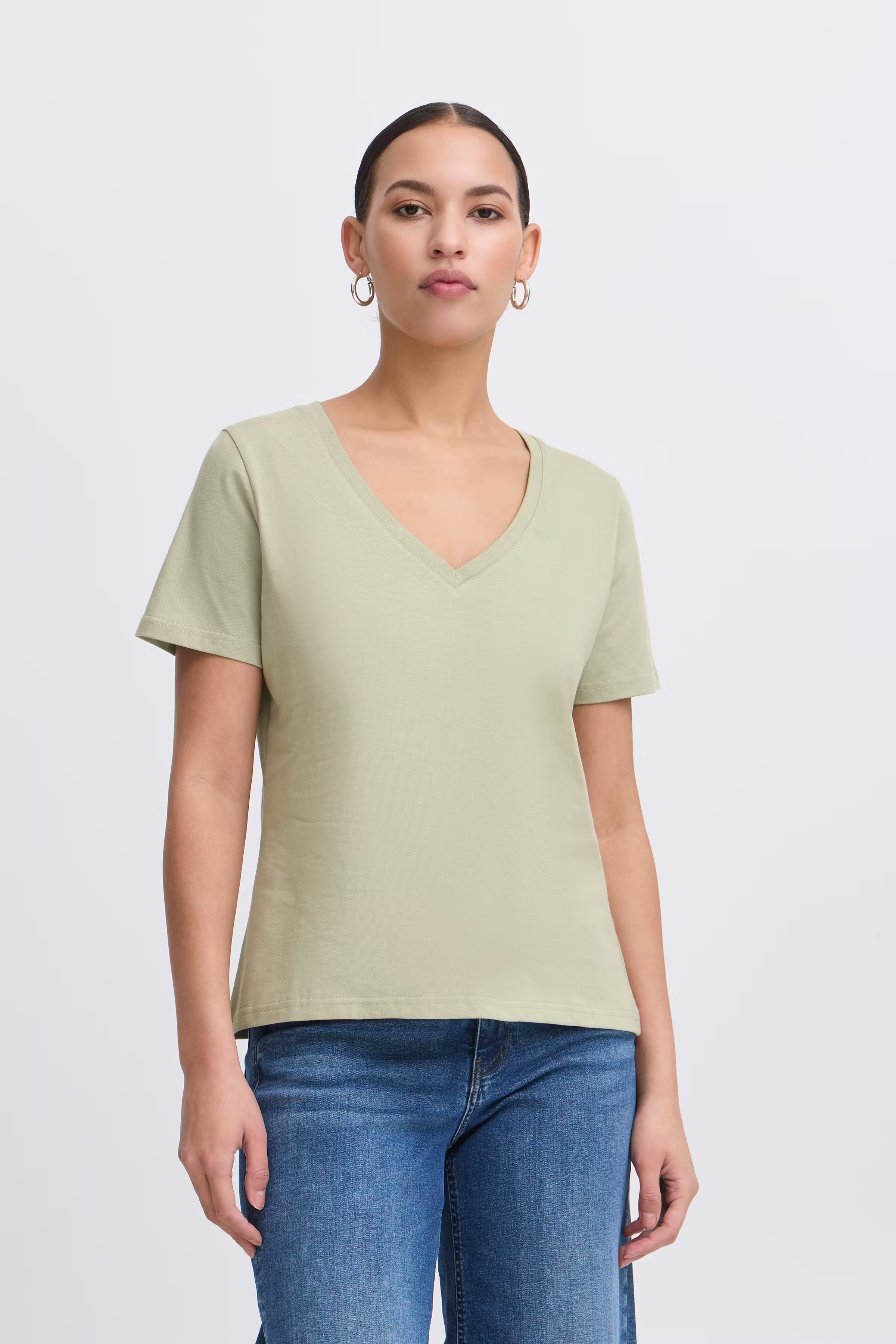 IHPALMER V-neck T-shirt LOOKBOOK FRONT 20120348-160213