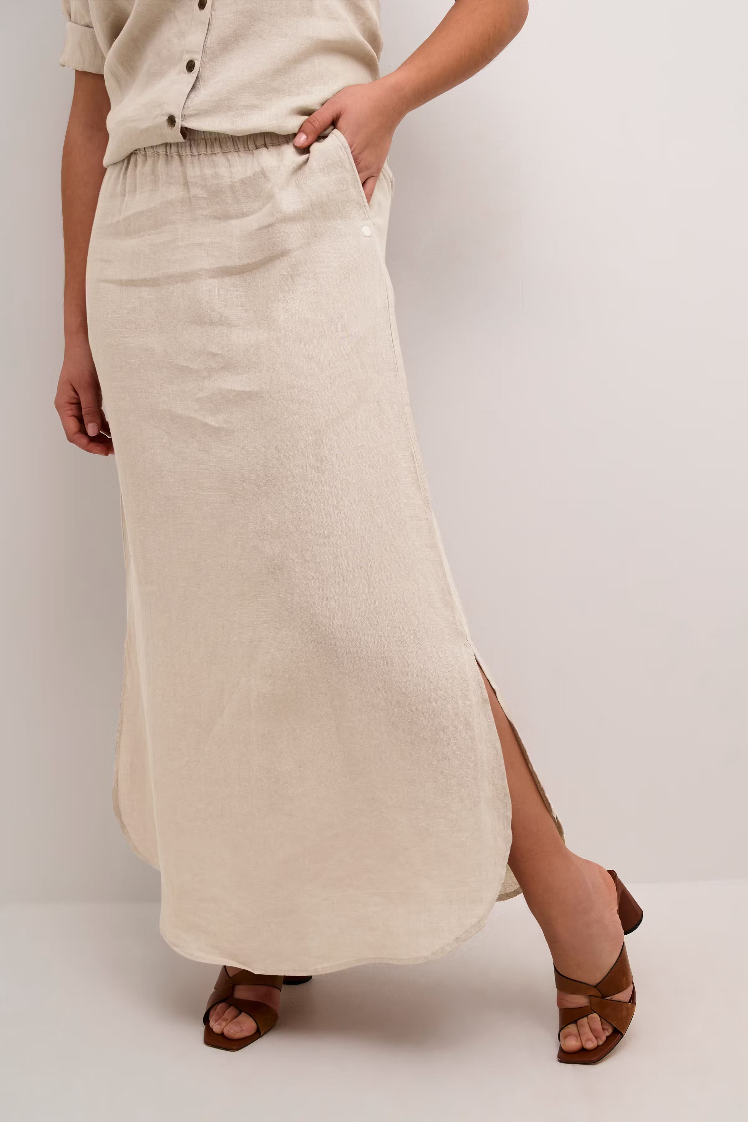 CRBellis Linen skirt LOOKBOOK FRONT 10612565-104537
