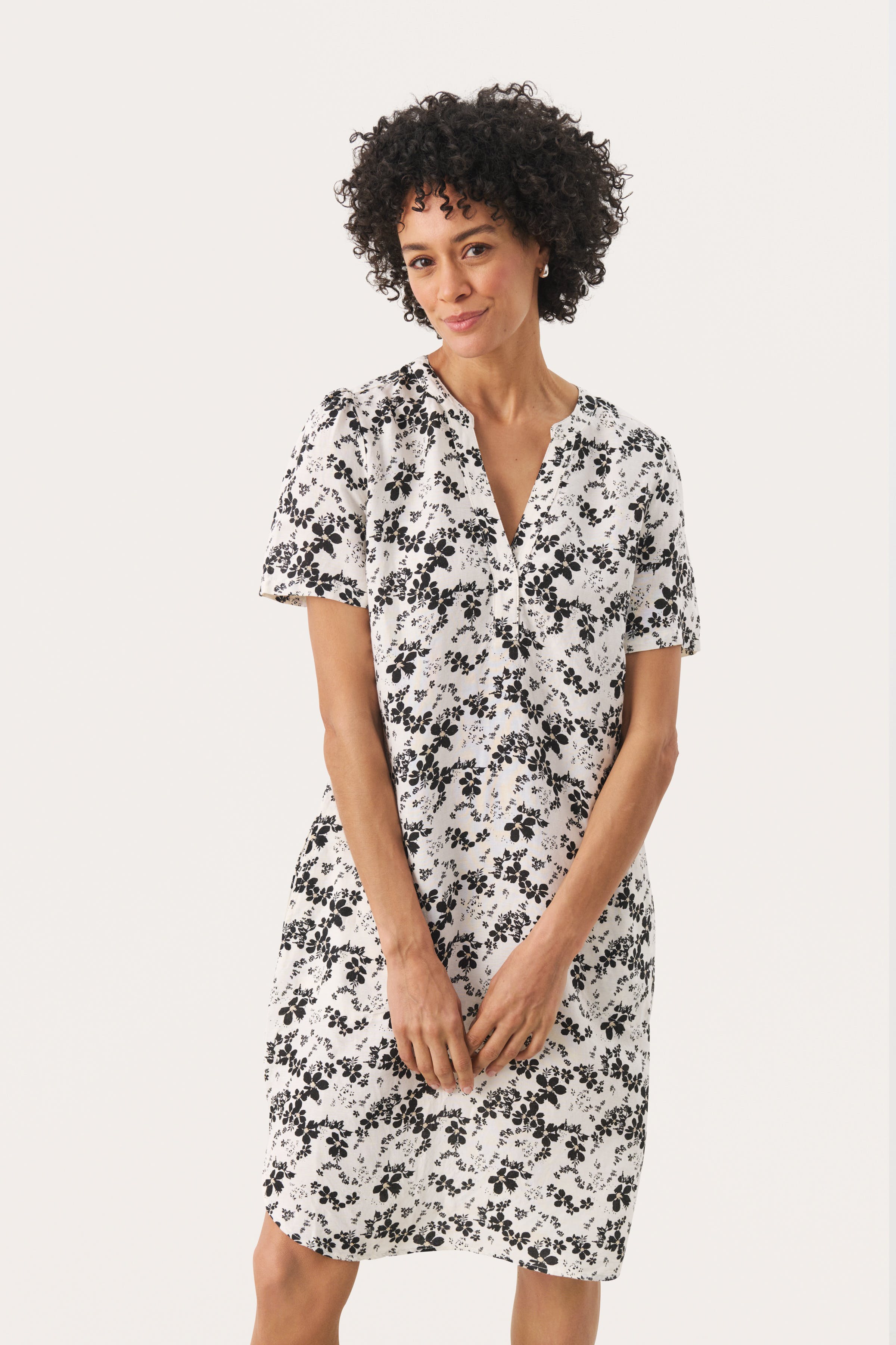 AminasePW Kjole LOOKBOOK FRONT 30309934-303791