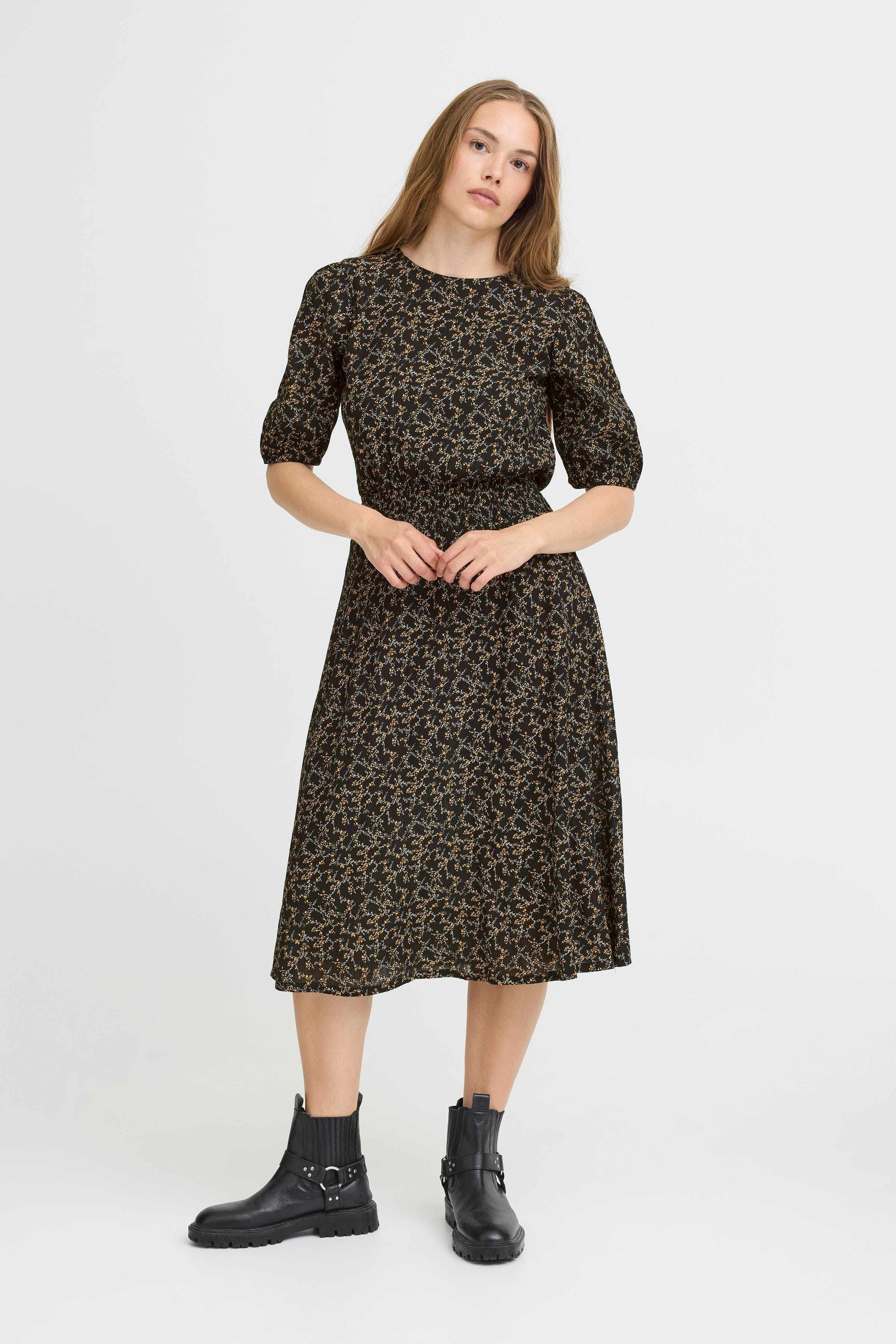 PZFALULLA Kjole LOOKBOOK FRONT 50209207-203589