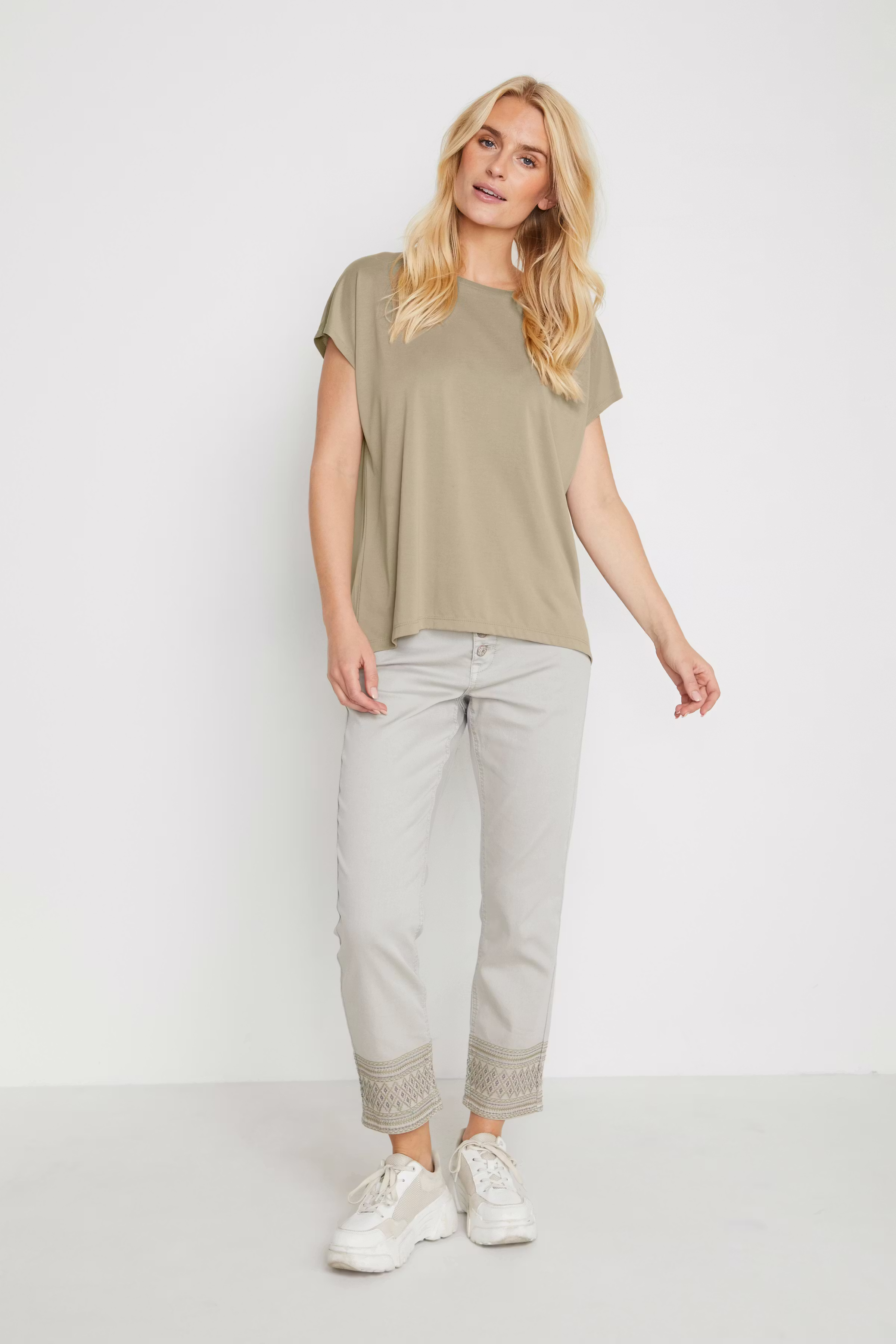 T-shirt LOOKBOOK FRONT 10609383-170630