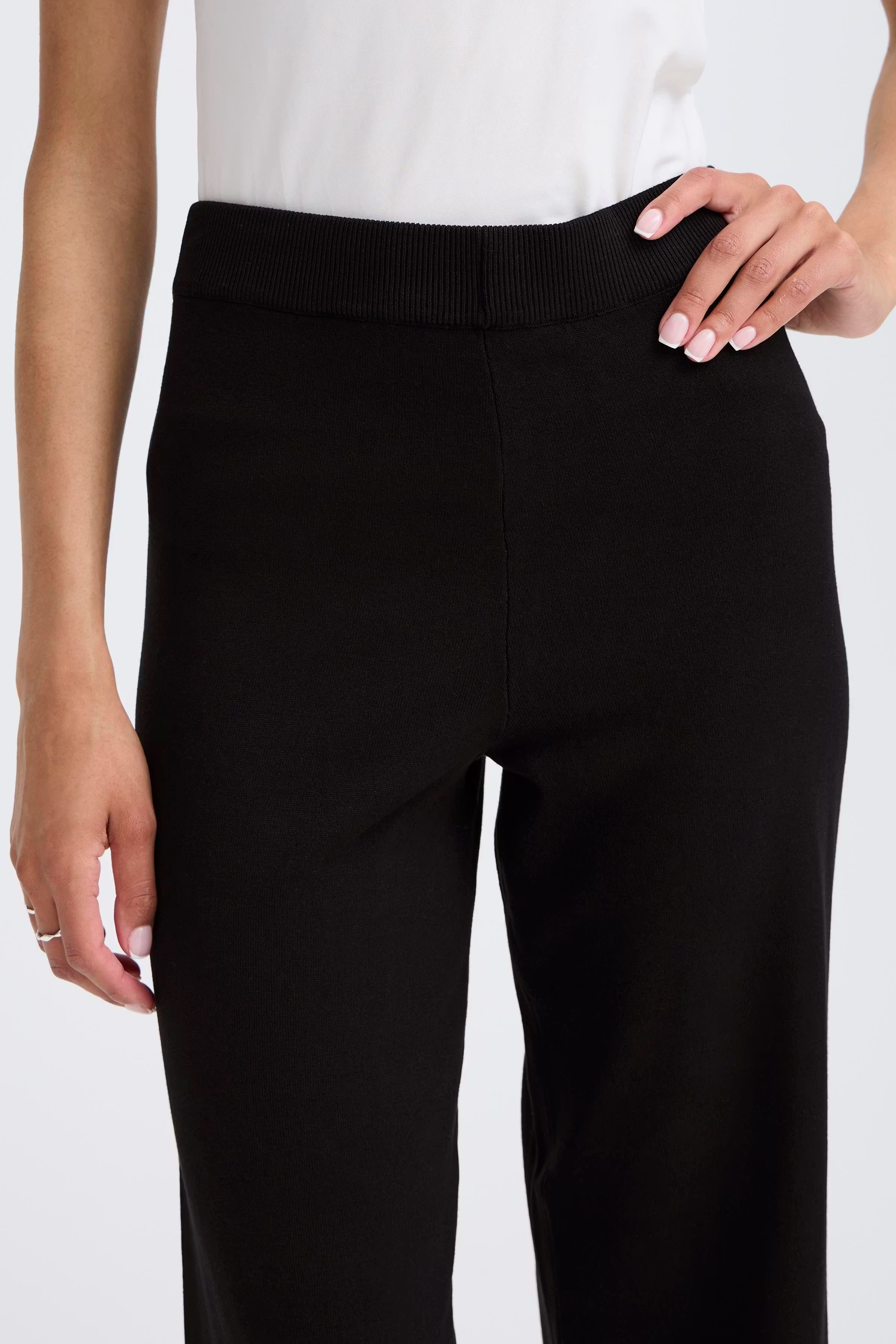 BYMMORLA Trousers LOOKBOOK DETAIL 20815303-200451